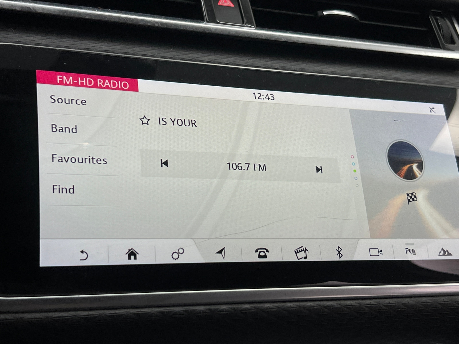 Thumbnail: 2020 Land Rover Range Rover Velar - 3