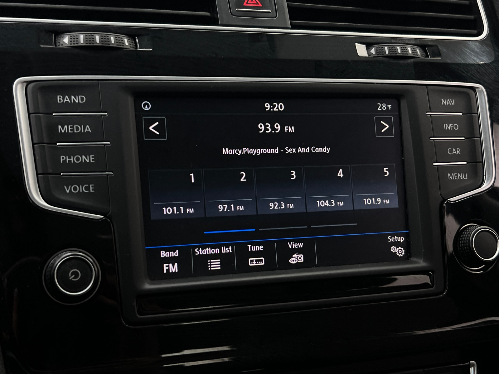 Thumbnail: 2017 Volkswagen Golf - 4