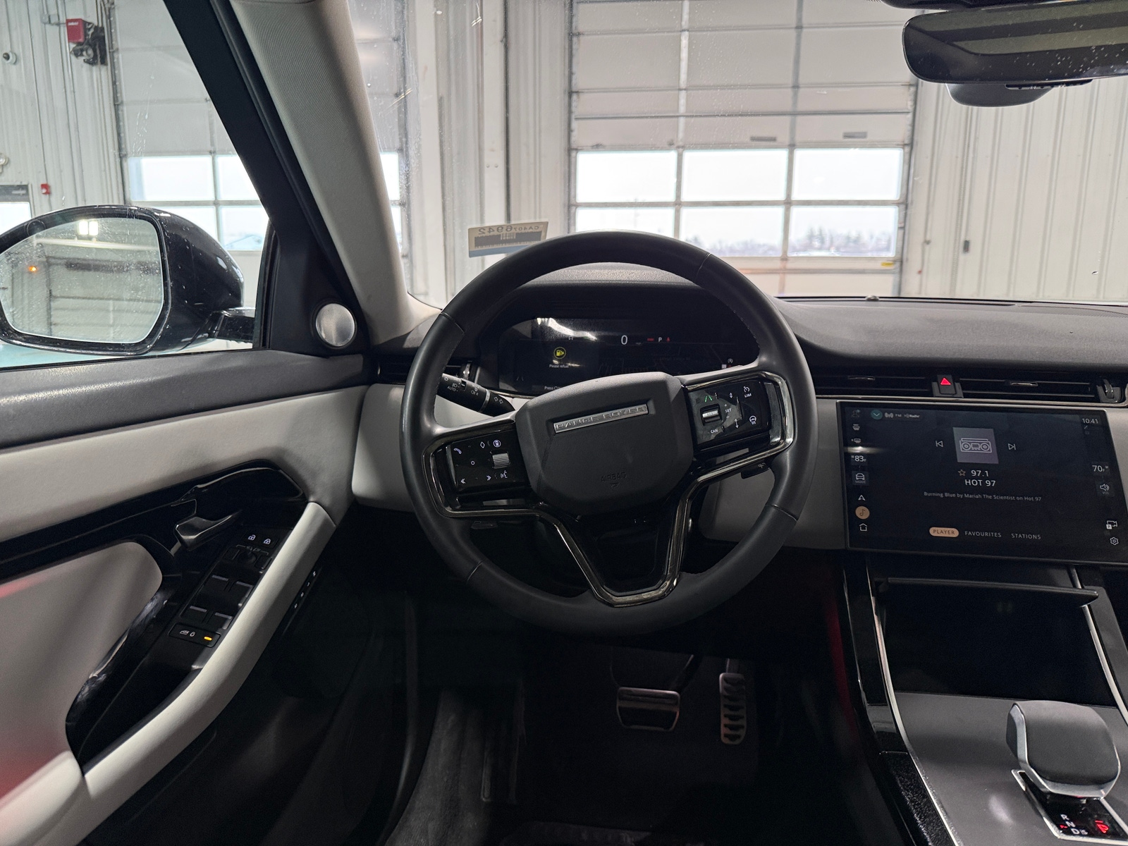 Thumbnail: 2025 Land Rover Range Rover Evoque - 4