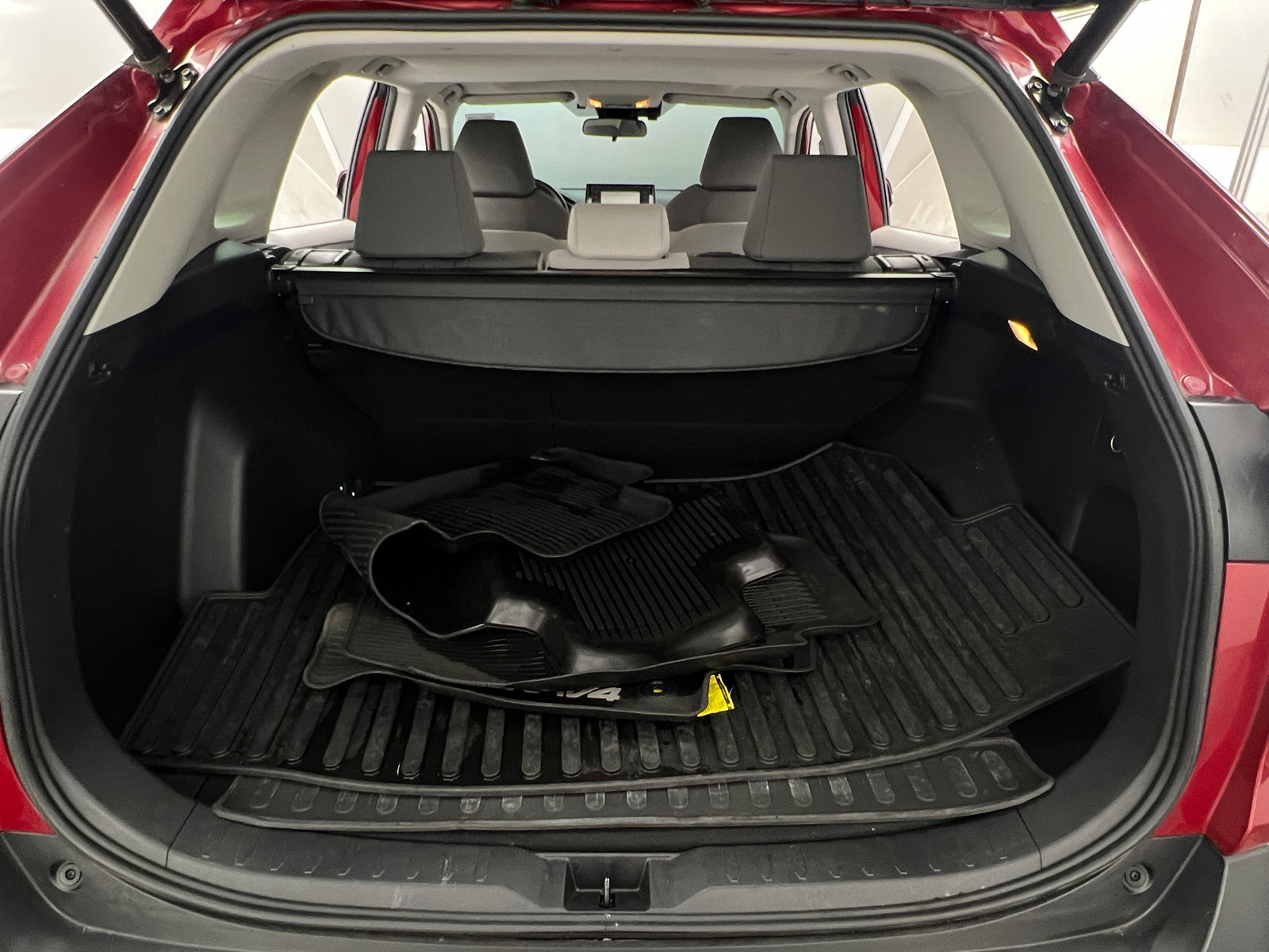 Thumbnail: 2020 Toyota RAV4 - 7