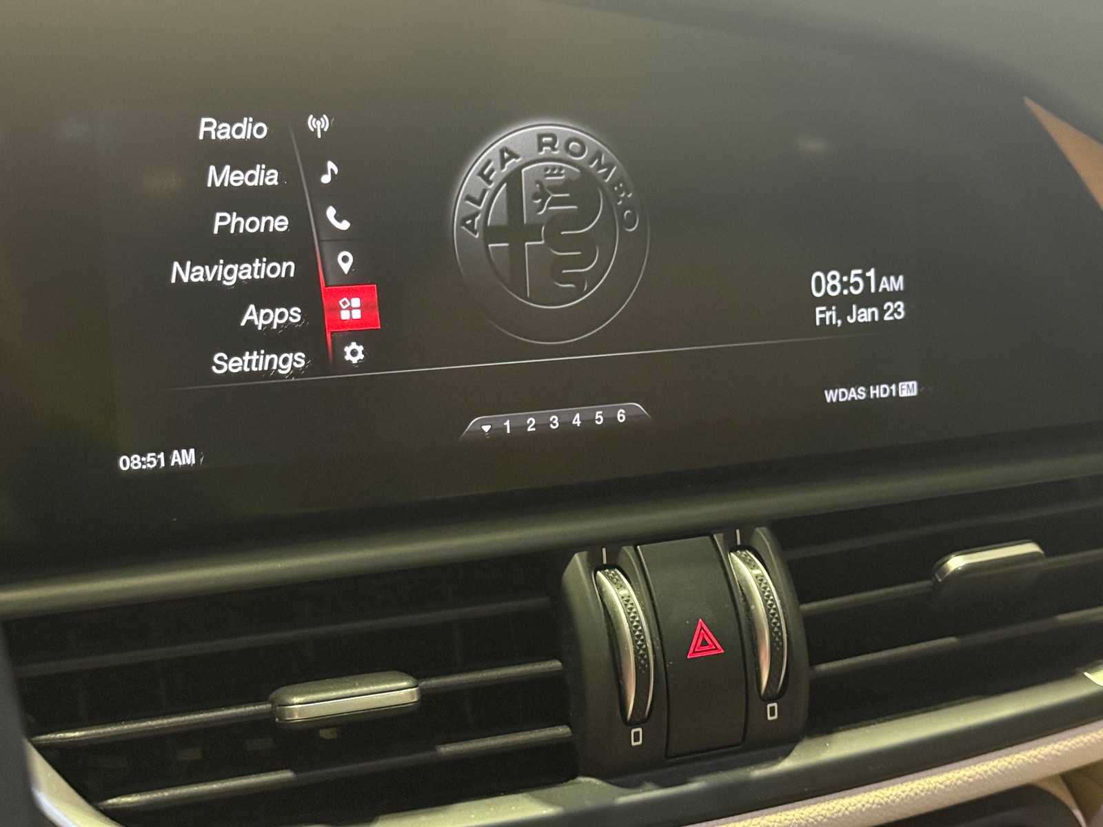 Thumbnail: 2017 Alfa Romeo Giulia - 3