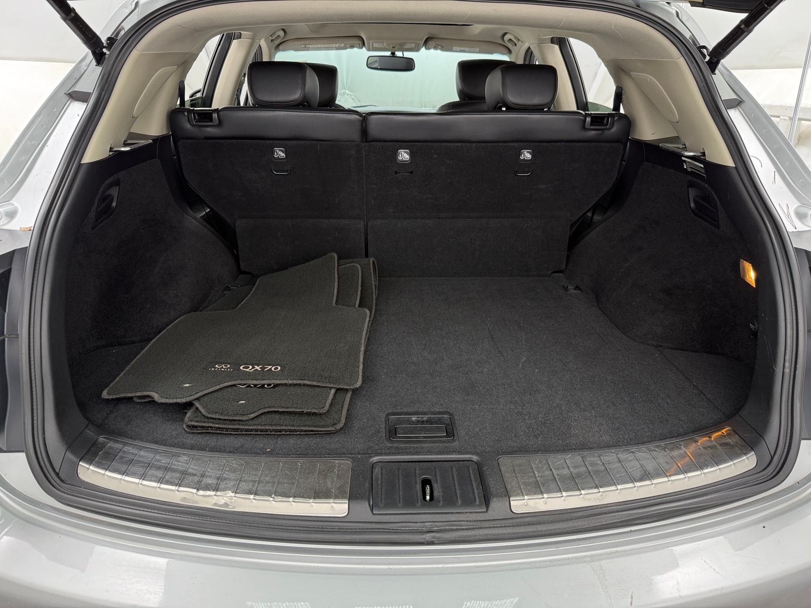 Thumbnail: 2015 INFINITI QX70 - 6