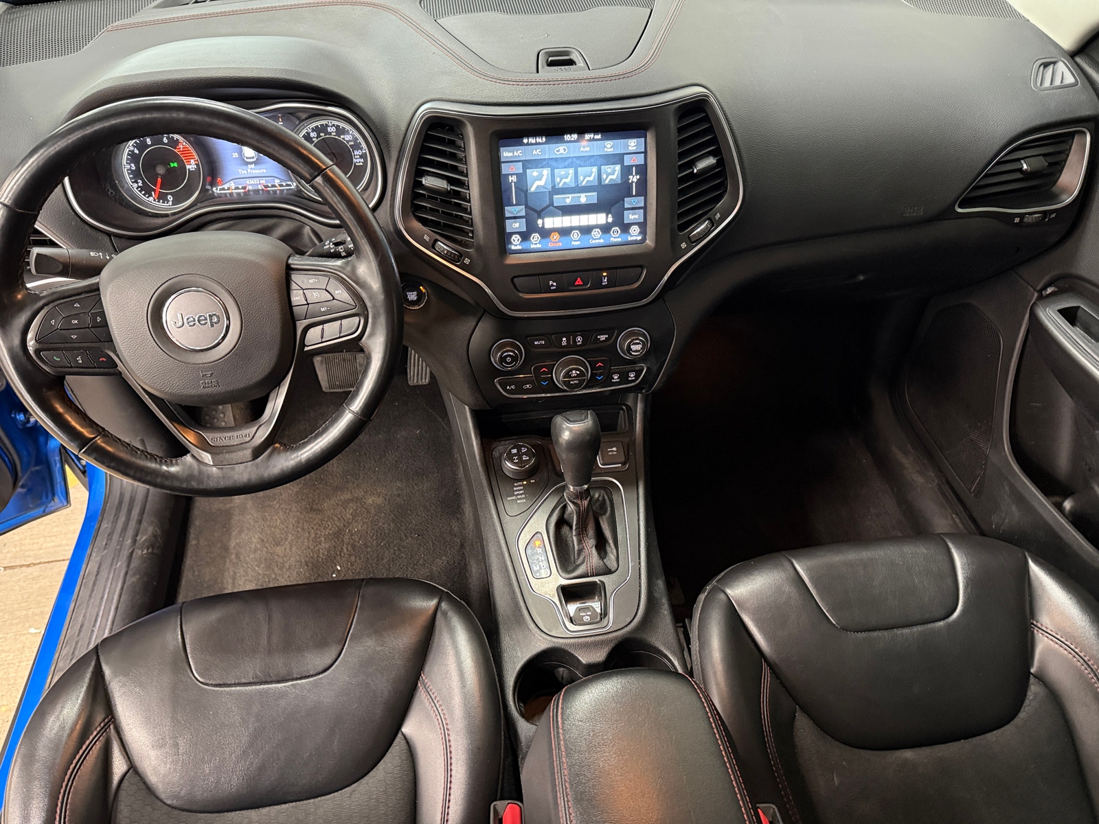 Thumbnail: 2021 Jeep Cherokee - 3