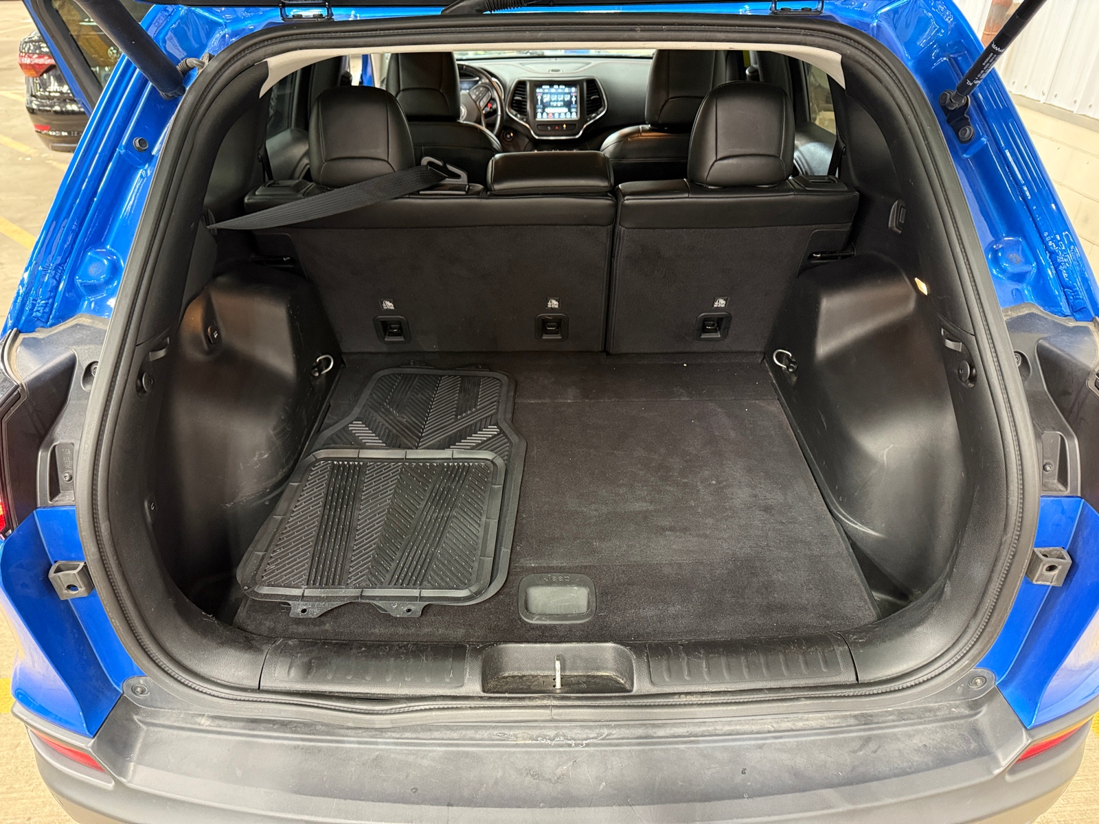 Thumbnail: 2021 Jeep Cherokee - 7