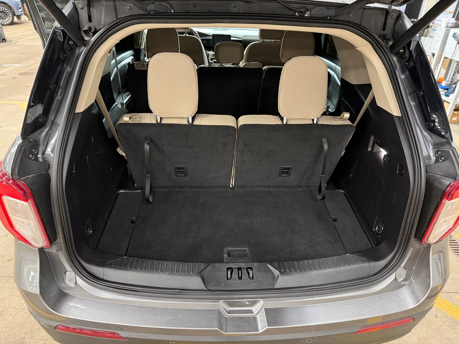 Thumbnail: 2021 Ford Explorer - 7