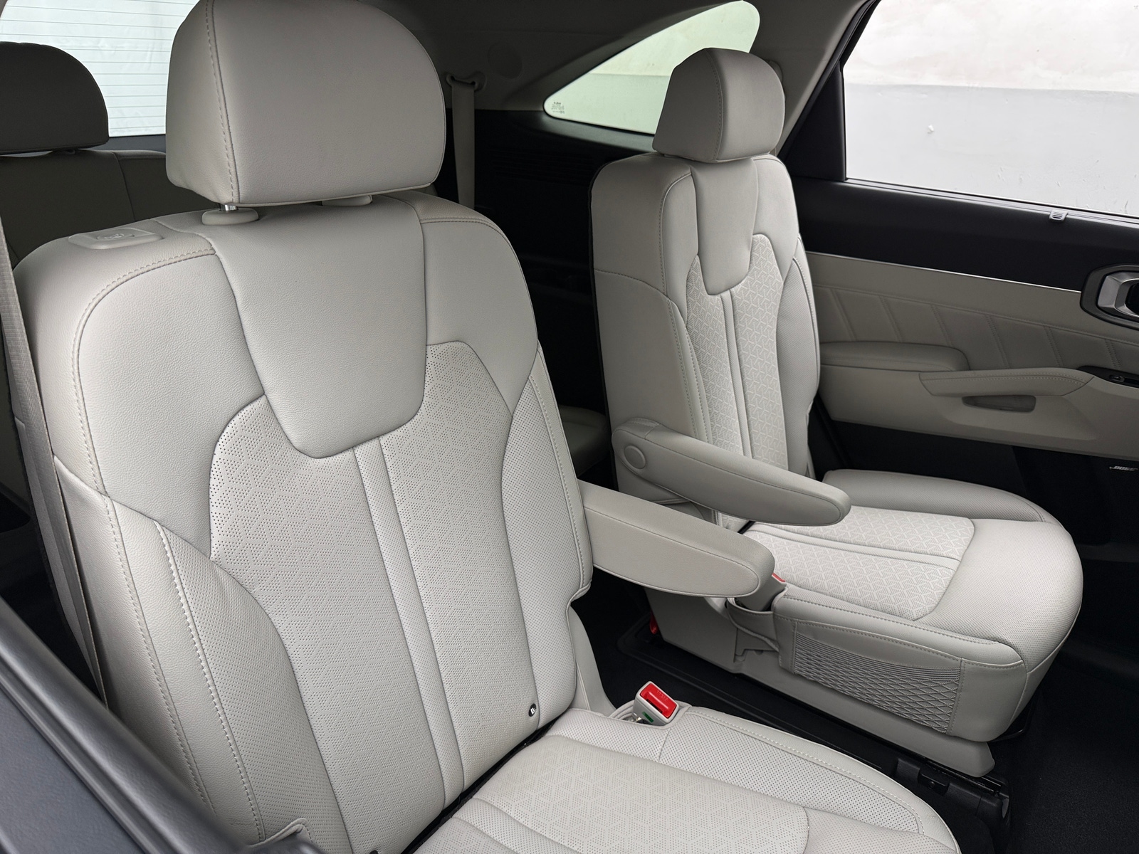 Thumbnail: 2023 Kia Sorento - 5