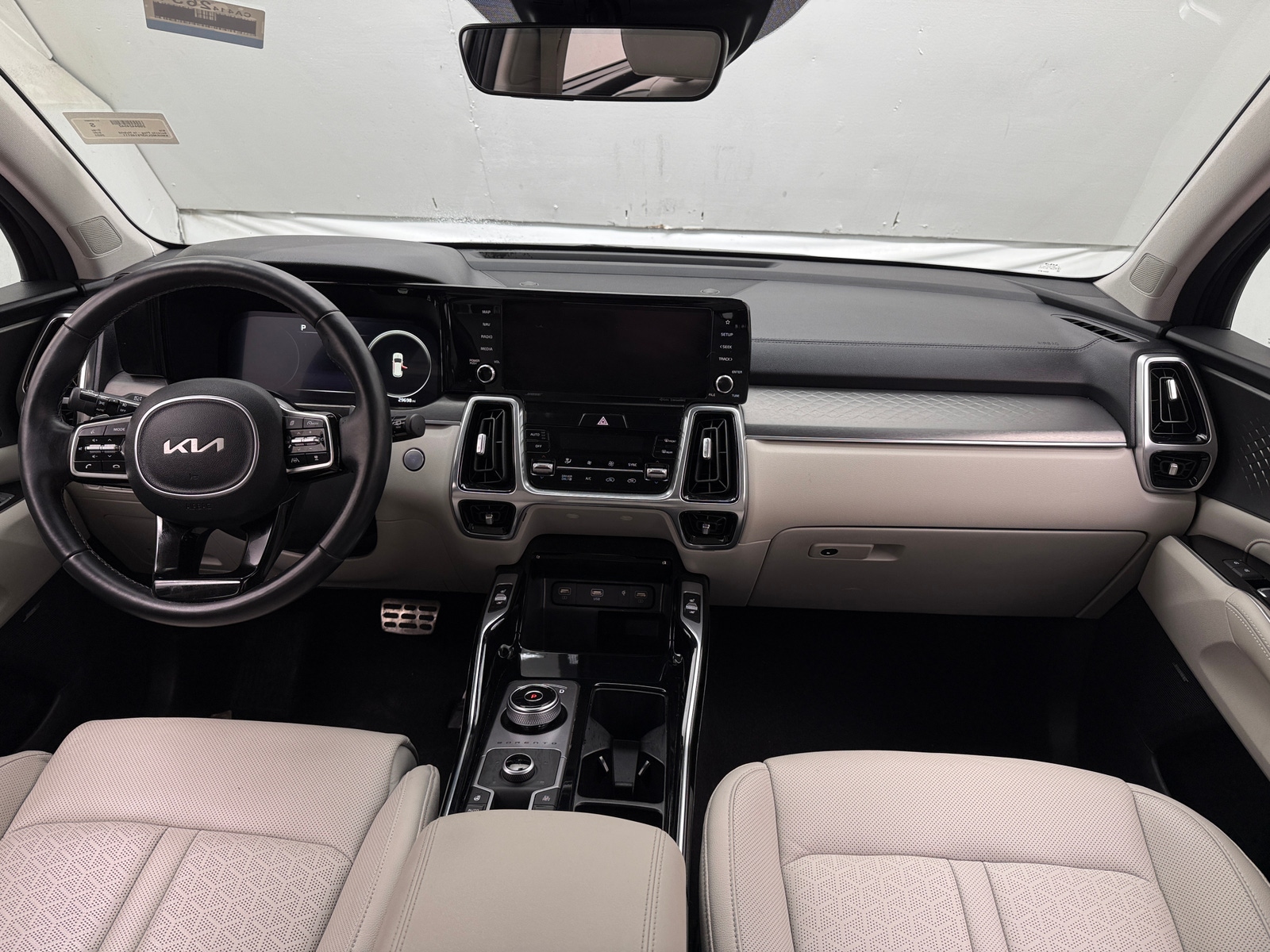 Thumbnail: 2023 Kia Sorento - 2