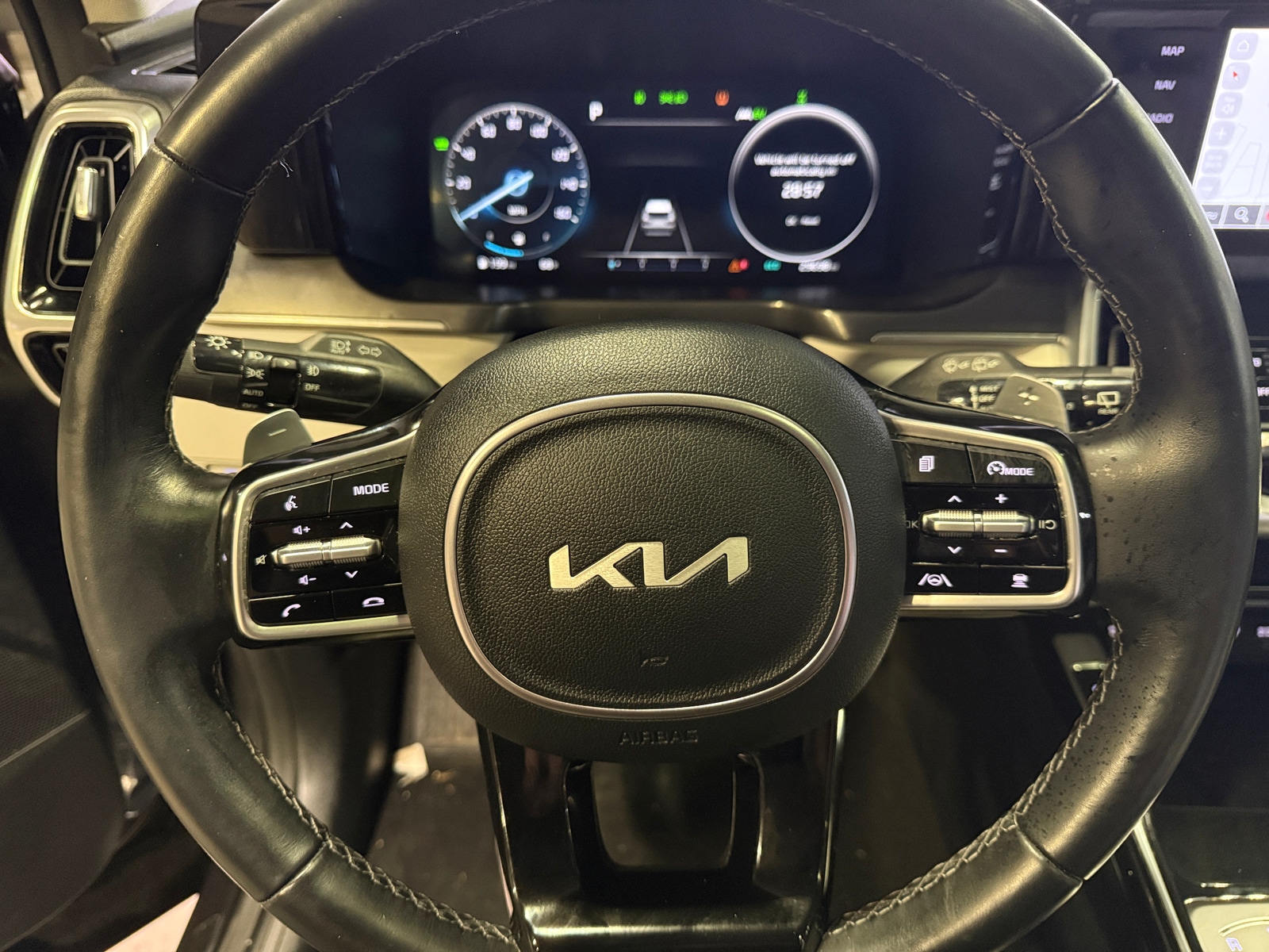 Thumbnail: 2023 Kia Sorento - 4