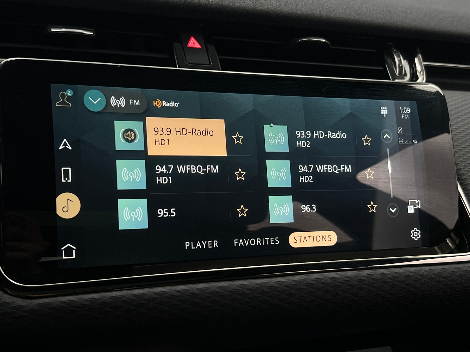 Thumbnail: 2022 Land Rover Range Rover Evoque - 4