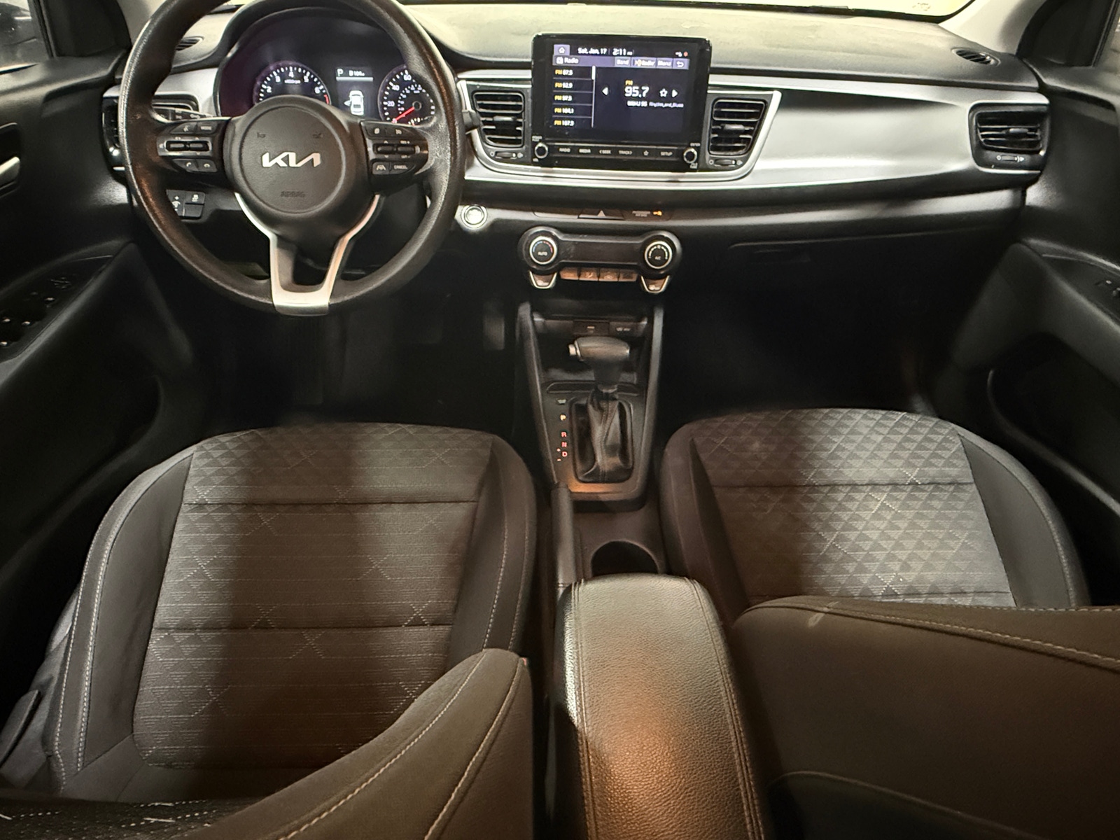 Thumbnail: 2022 Kia Rio - 3