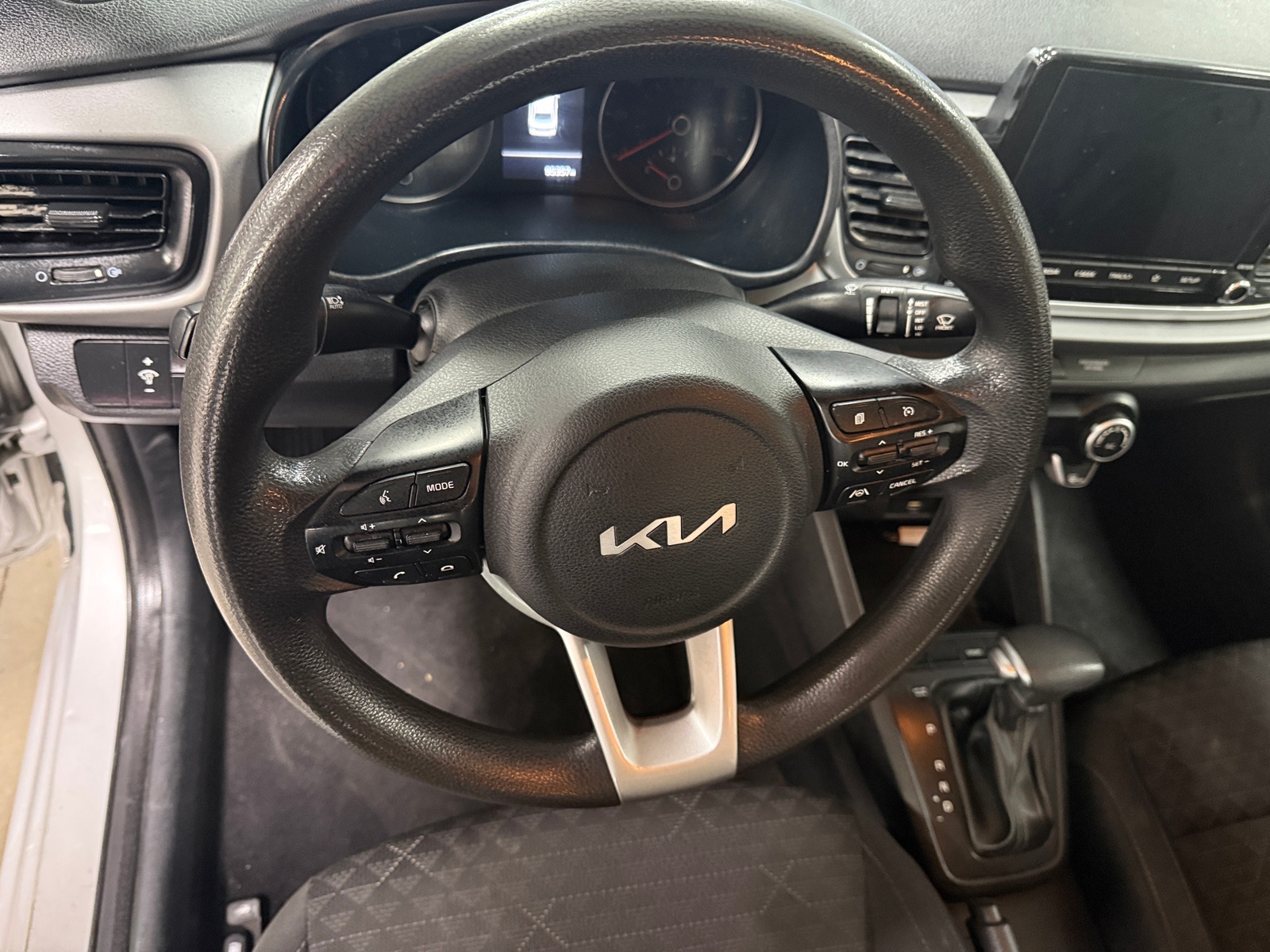 Thumbnail: 2022 Kia Rio - 5