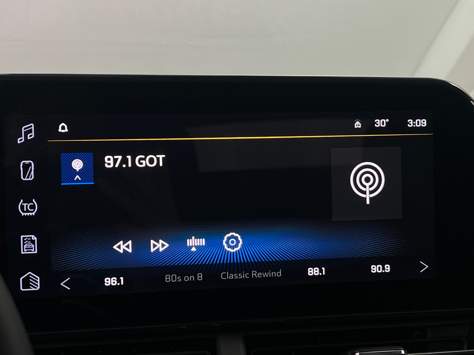 Thumbnail: 2025 Chevrolet Trax - 4