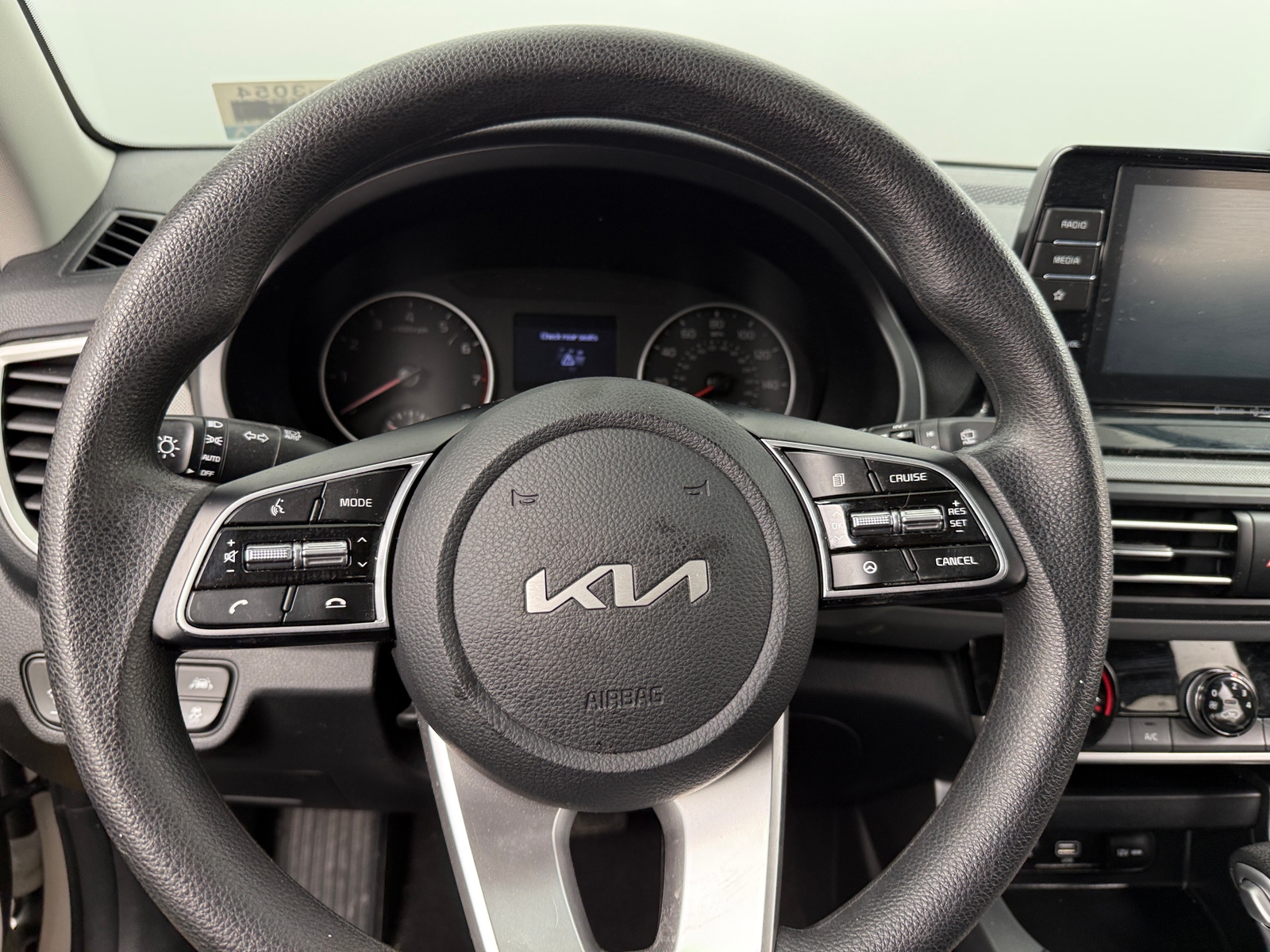 Thumbnail: 2023 Kia Seltos - 5