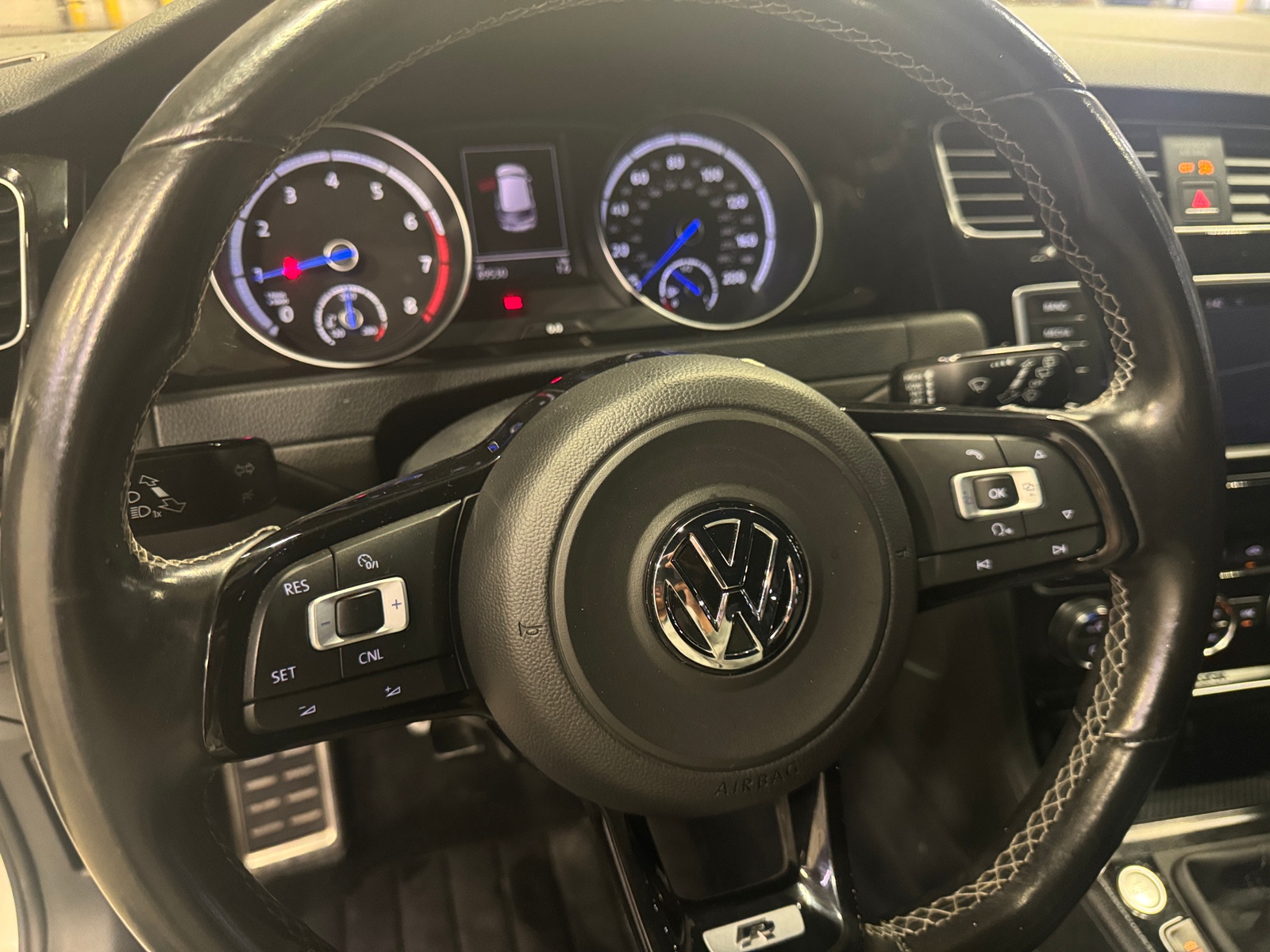 Thumbnail: 2016 Volkswagen Golf - 4