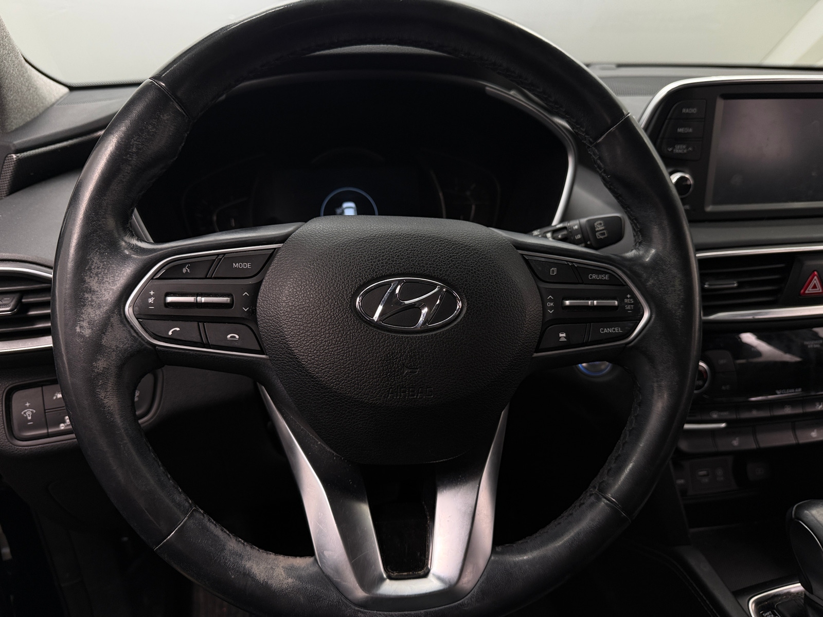 Thumbnail: 2019 Hyundai Santa Fe - 4