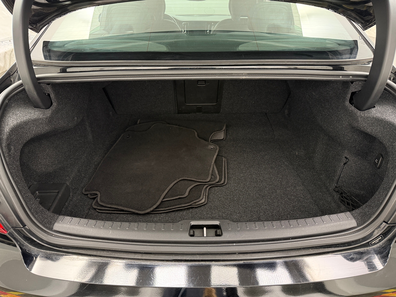 Thumbnail: 2019 Volvo S60 - 6