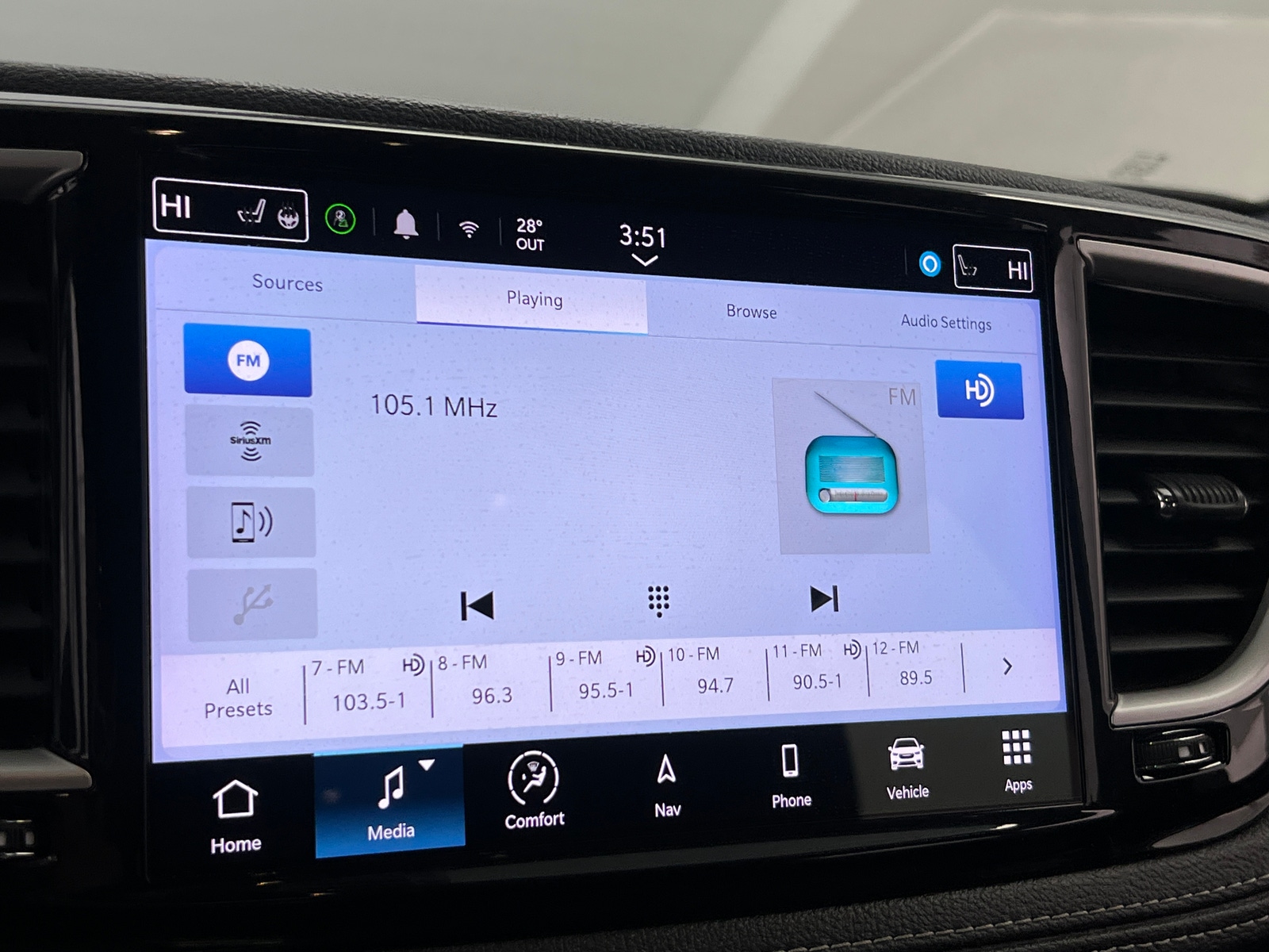 Thumbnail: 2024 Chrysler Pacifica - 3
