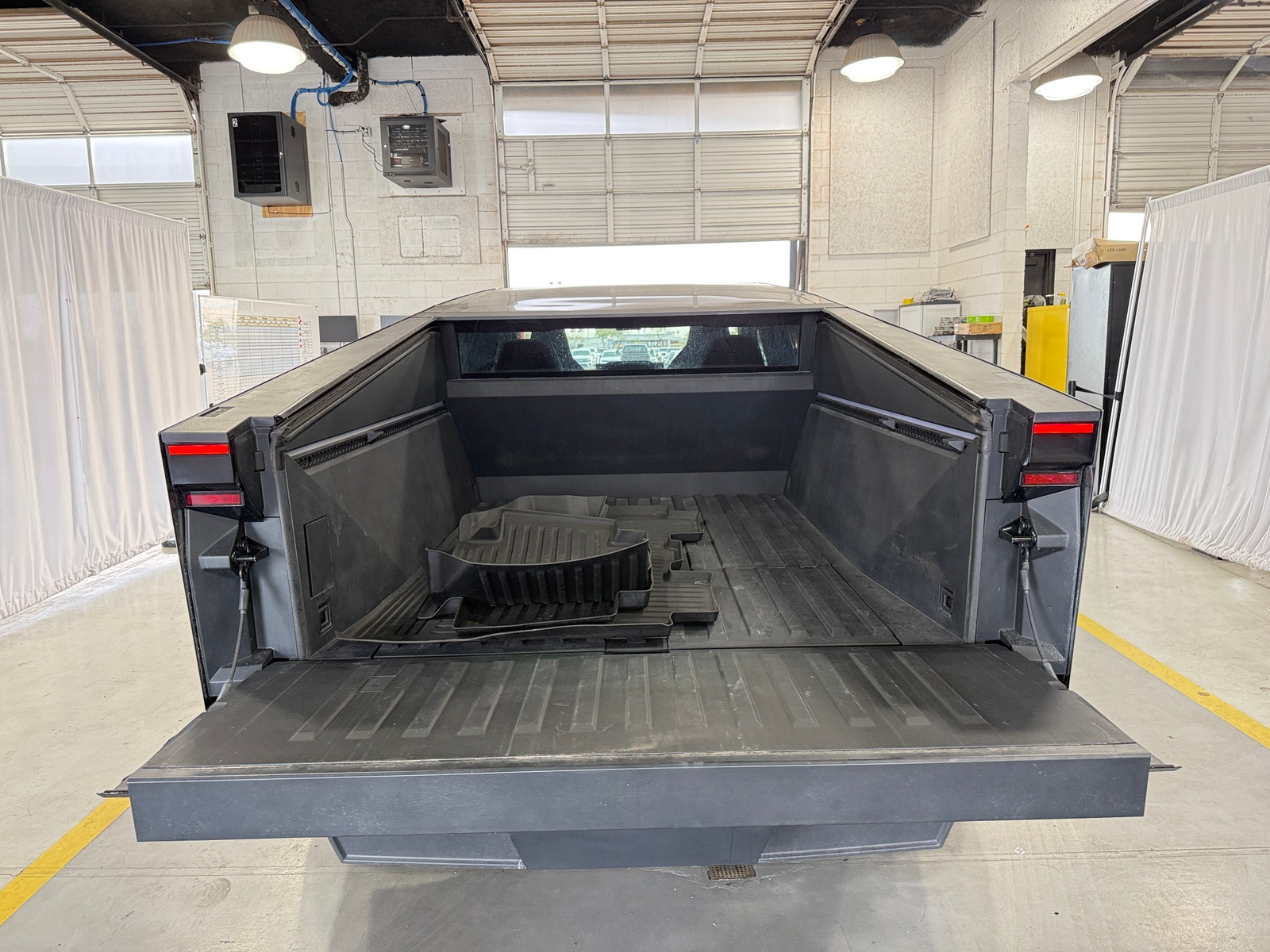 Thumbnail: 2024 Tesla Cybertruck - 5