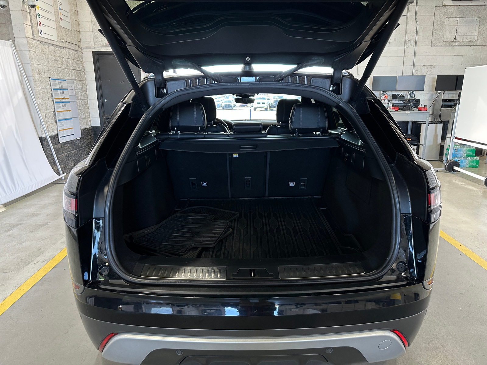 Thumbnail: 2019 Land Rover Range Rover Velar - 6