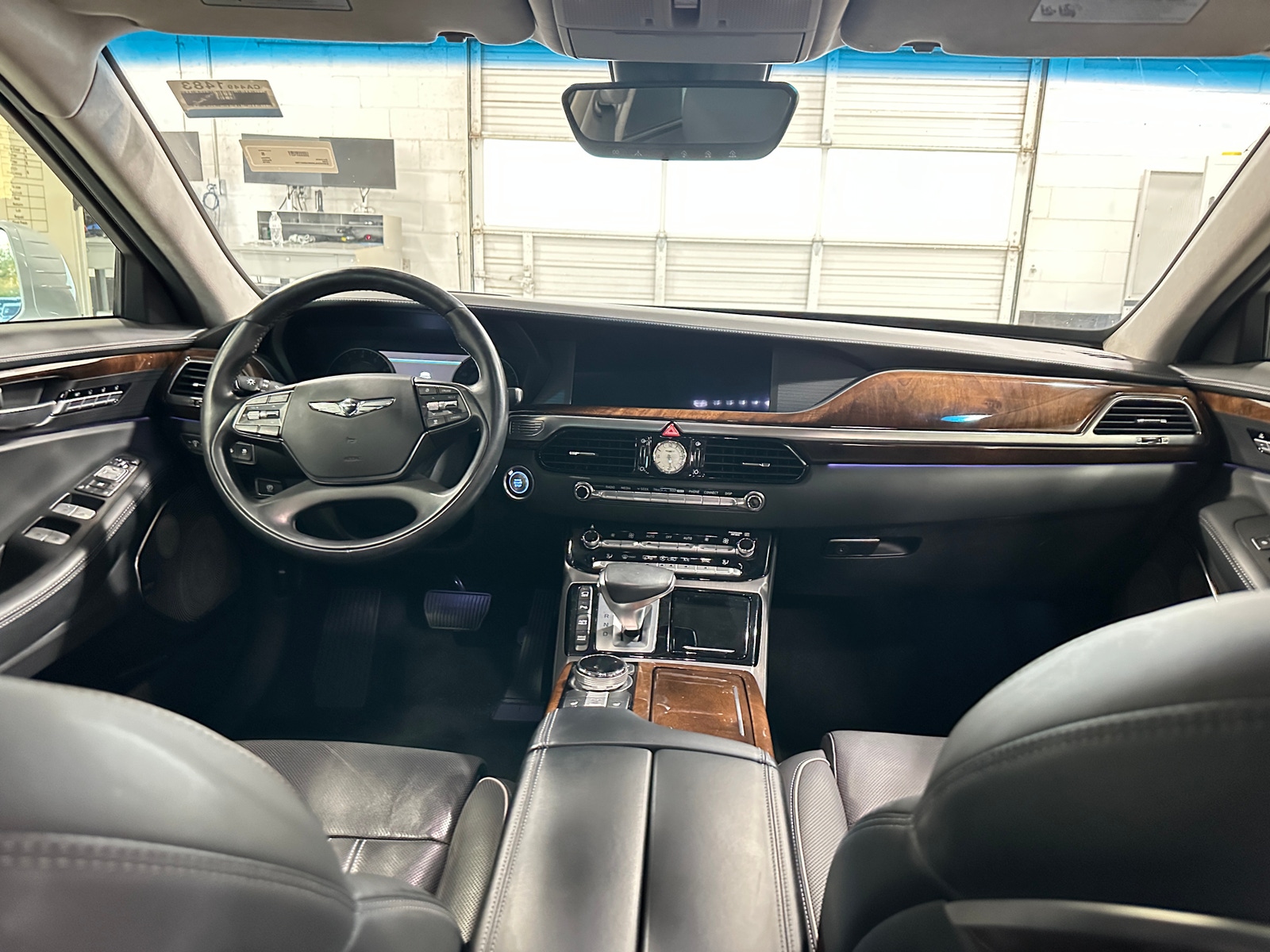 Thumbnail: 2019 Genesis G90 - 2