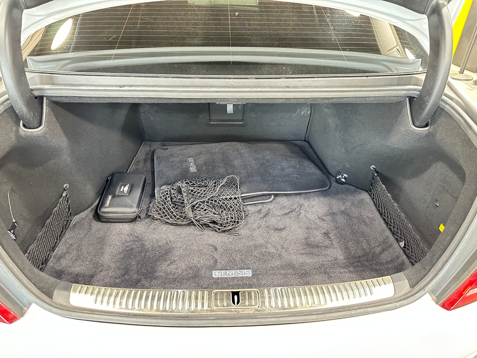 Thumbnail: 2019 Genesis G90 - 6