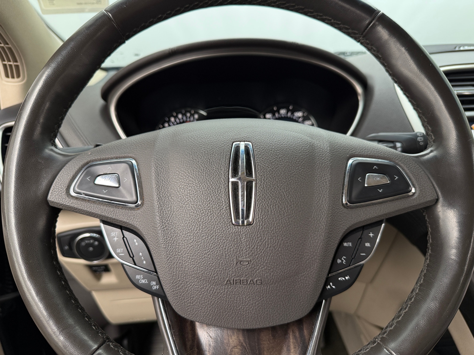 Thumbnail: 2017 Lincoln MKX - 4