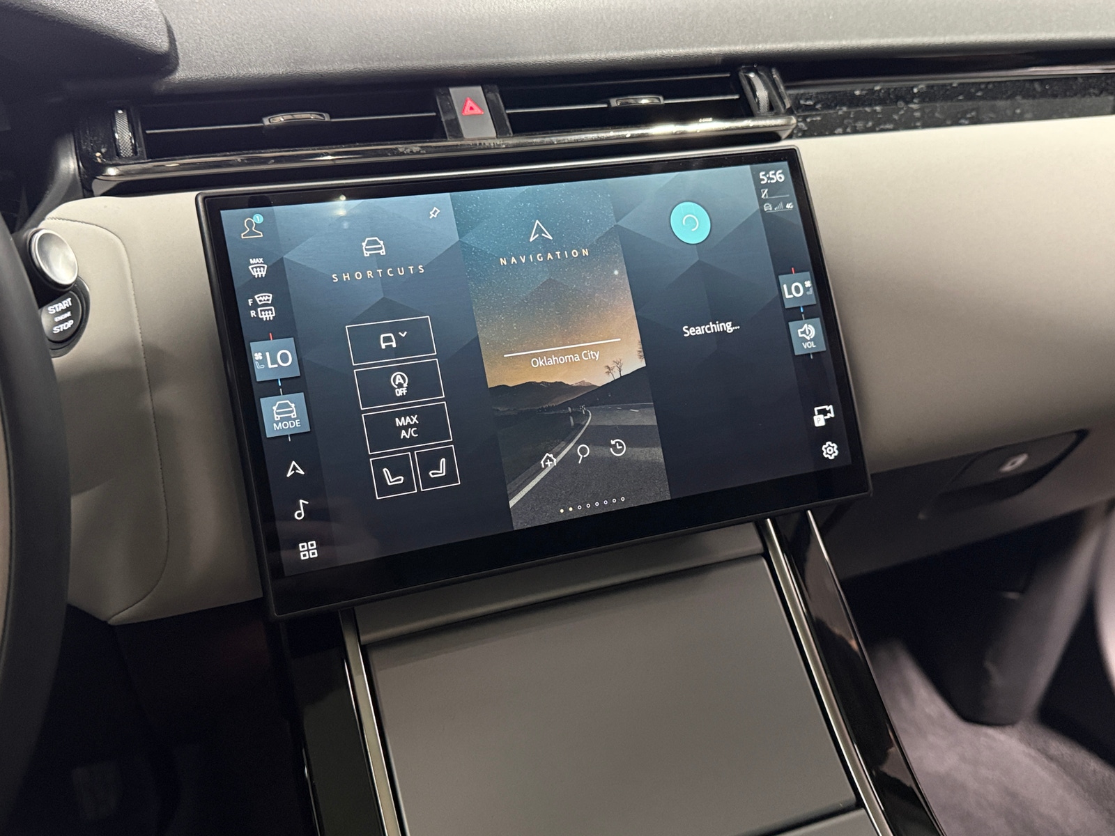 Thumbnail: 2025 Land Rover Range Rover Velar - 3