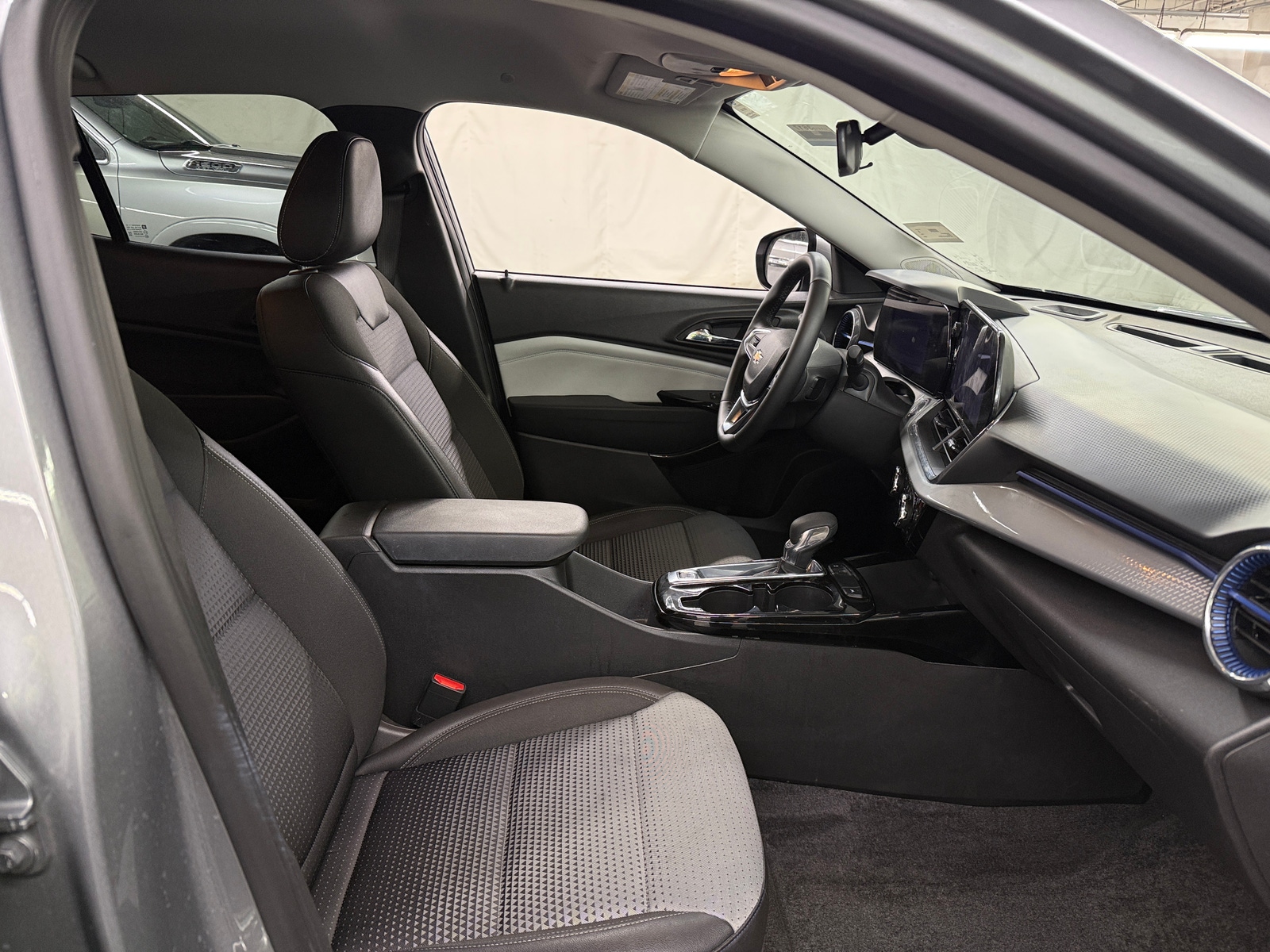 Thumbnail: 2025 Chevrolet Trax - 2