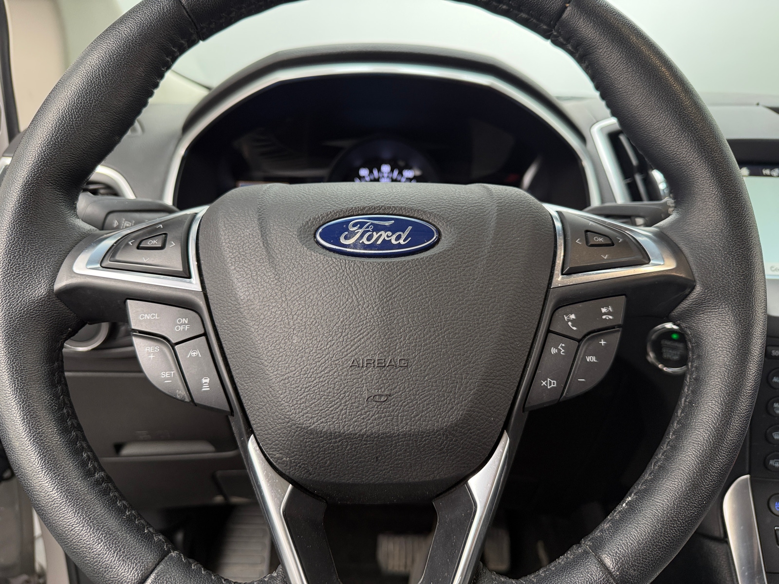 Thumbnail: 2019 Ford Edge - 4