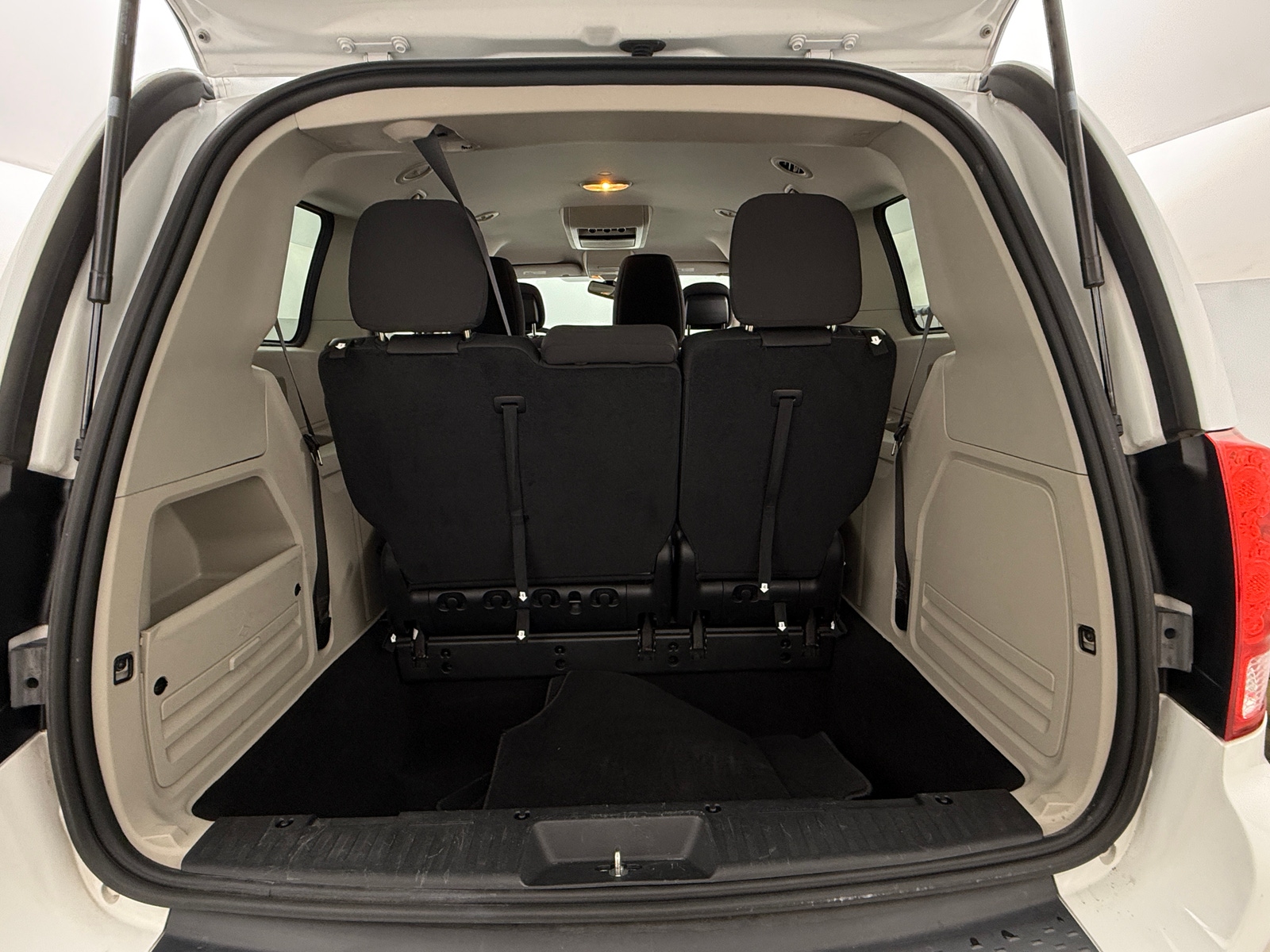 Thumbnail: 2018 Dodge Grand Caravan - 7