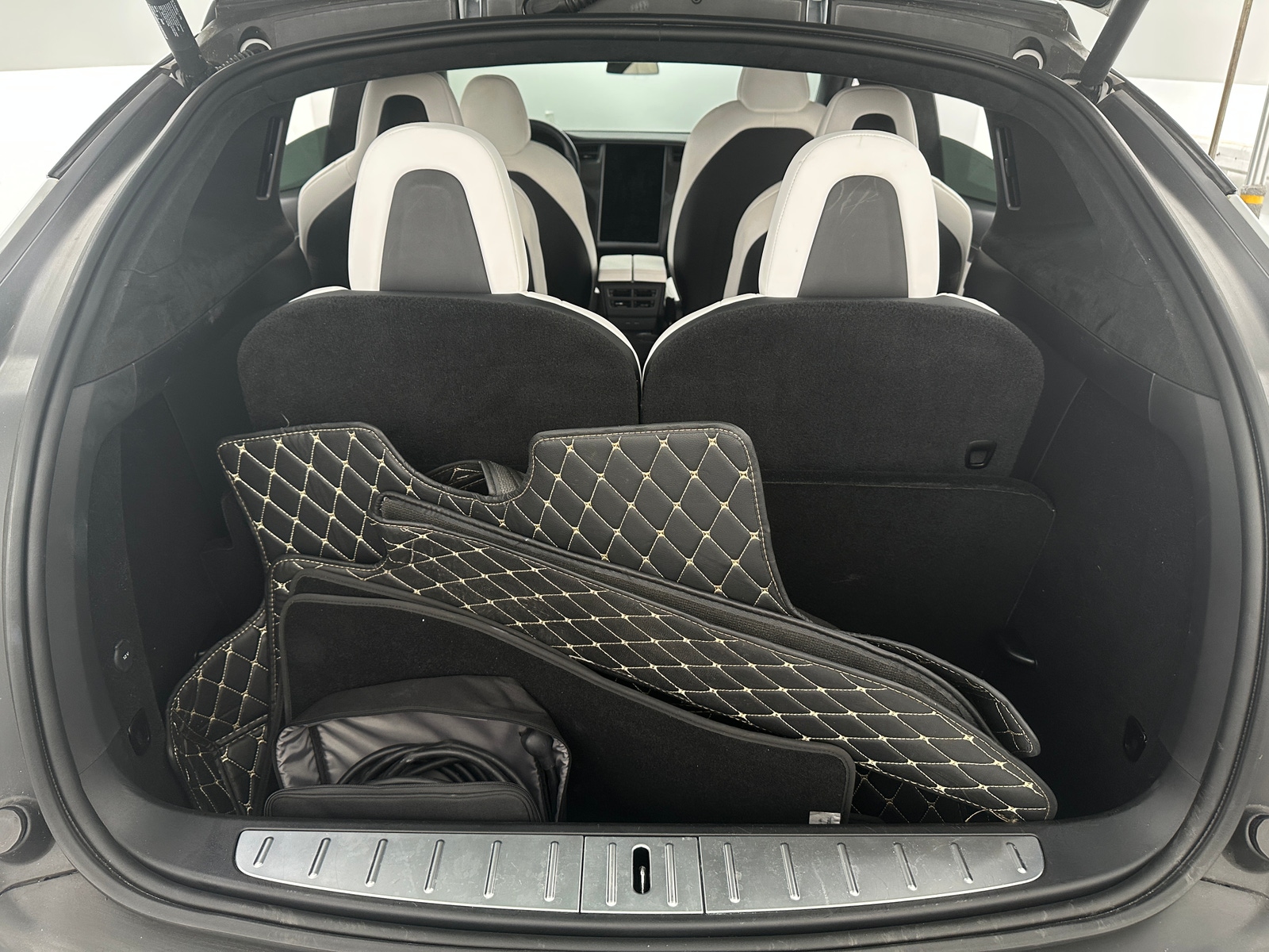 Thumbnail: 2020 Tesla Model X - 6