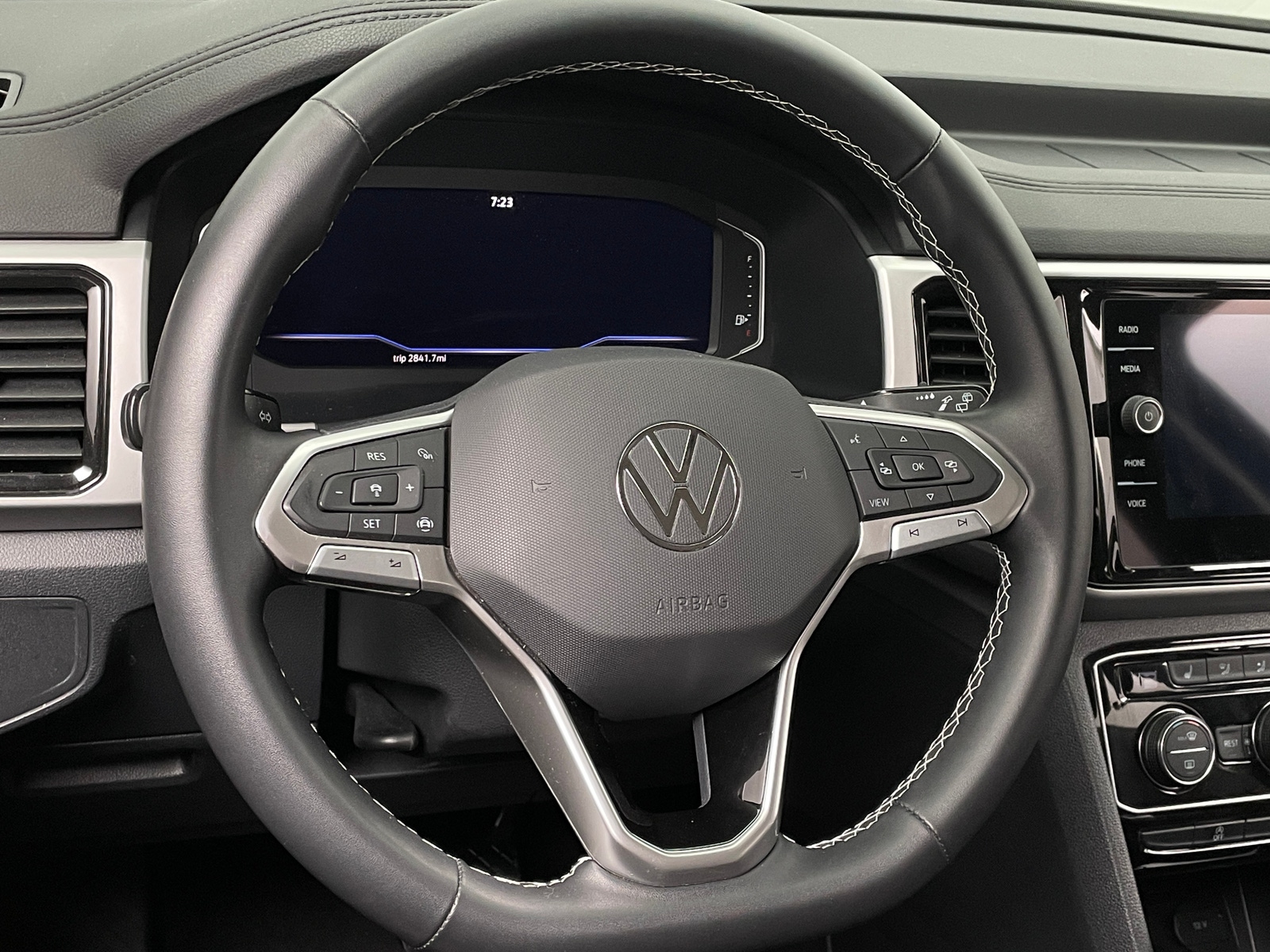 Thumbnail: 2022 Volkswagen Atlas - 4