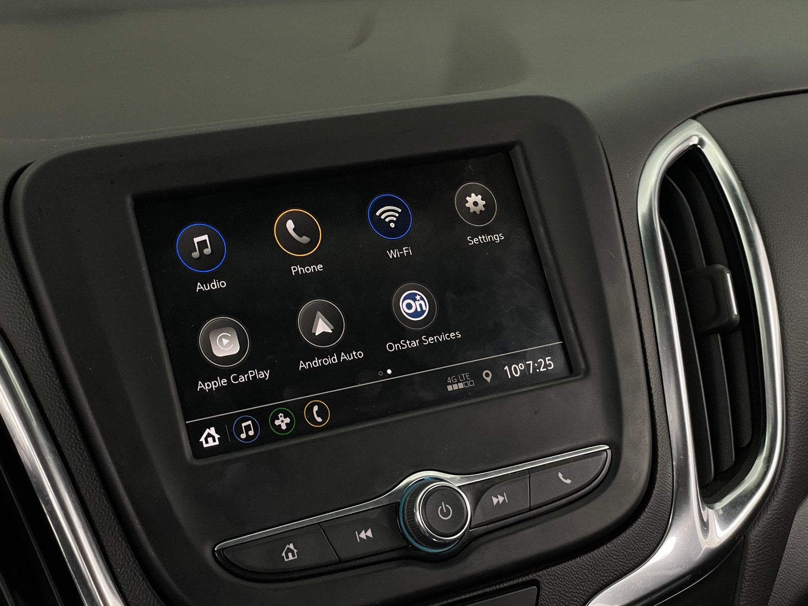 Thumbnail: 2021 Chevrolet Equinox - 4