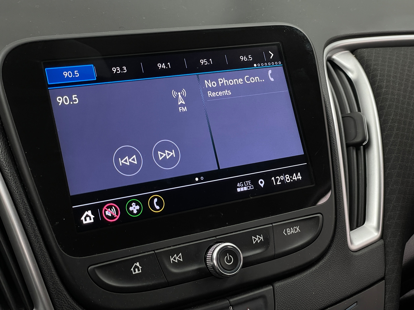 Thumbnail: 2020 Chevrolet Malibu - 4