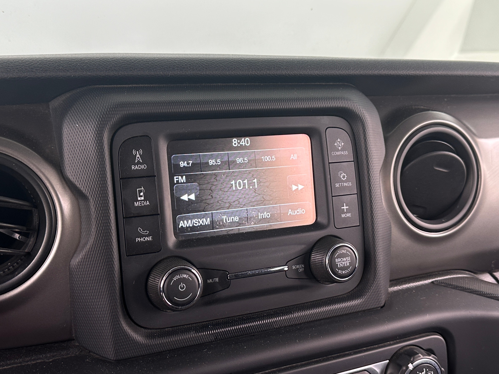 Thumbnail: 2018 Jeep Wrangler - 4