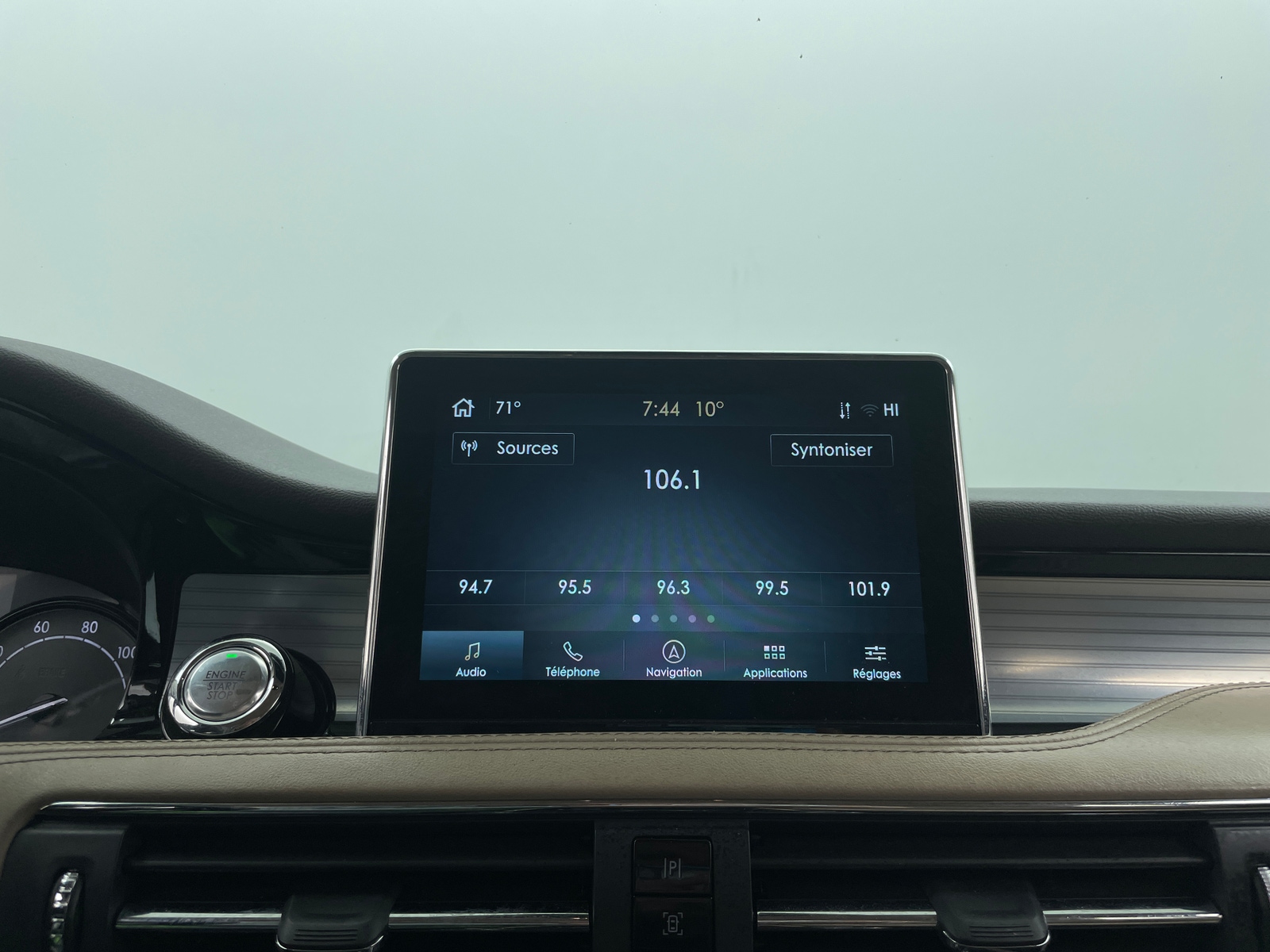 Thumbnail: 2022 Lincoln Corsair - 3