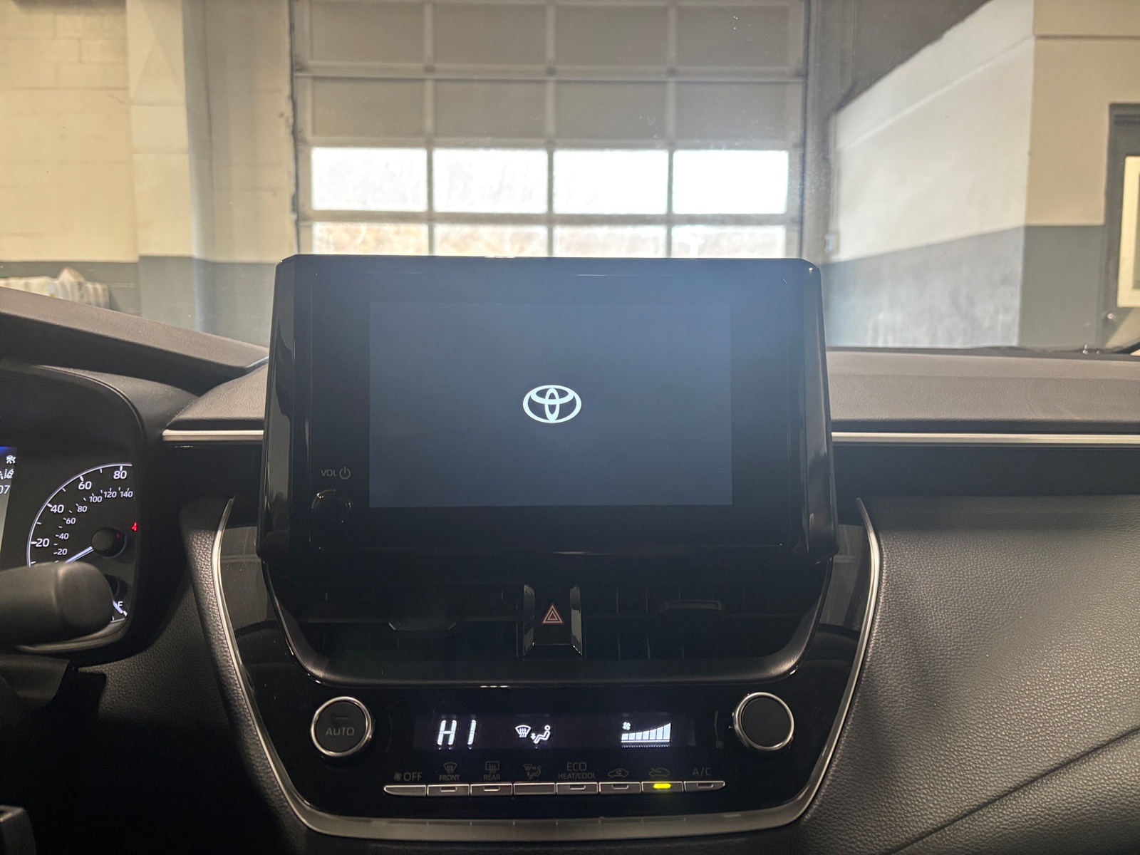 Thumbnail: 2025 Toyota Corolla - 4