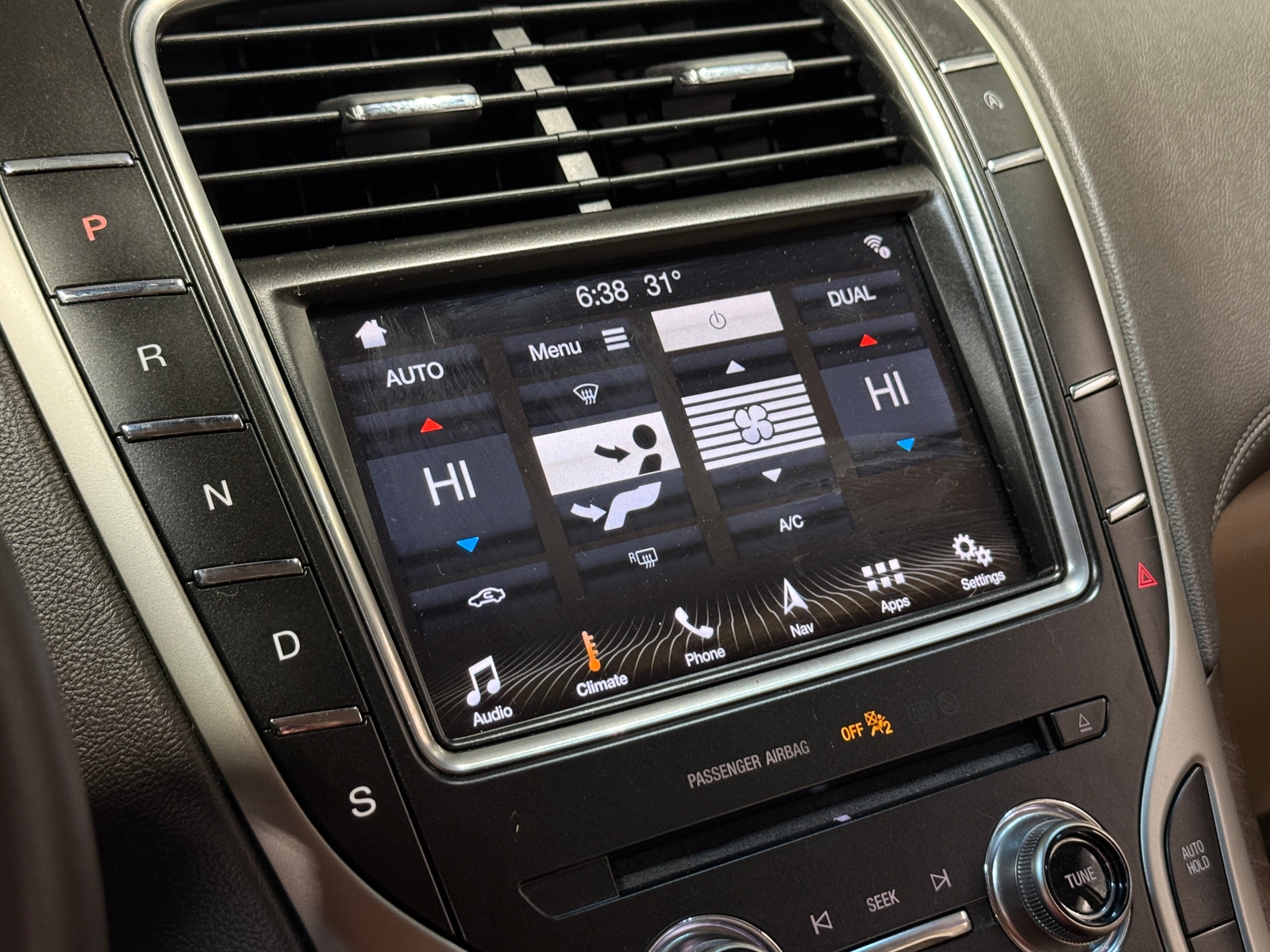 Thumbnail: 2019 Lincoln Nautilus - 3