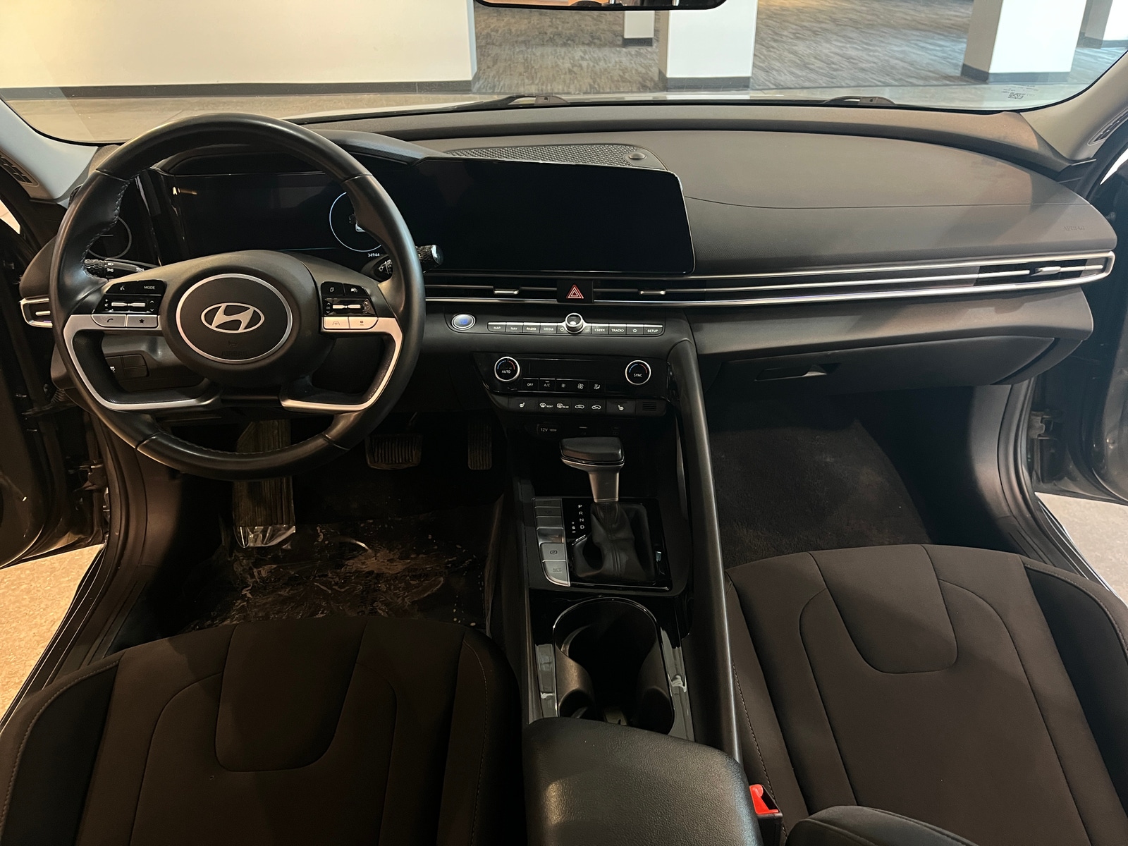 Thumbnail: 2025 Hyundai Elantra - 3