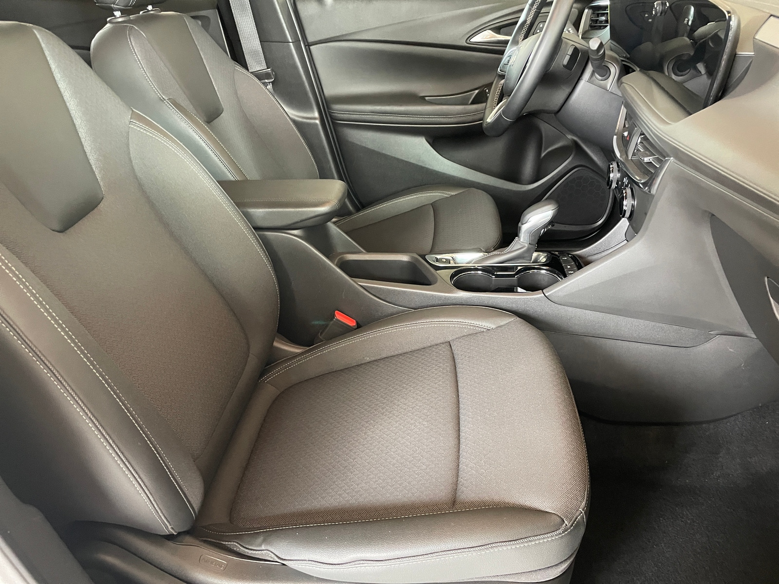 Thumbnail: 2025 Buick Encore GX - 2