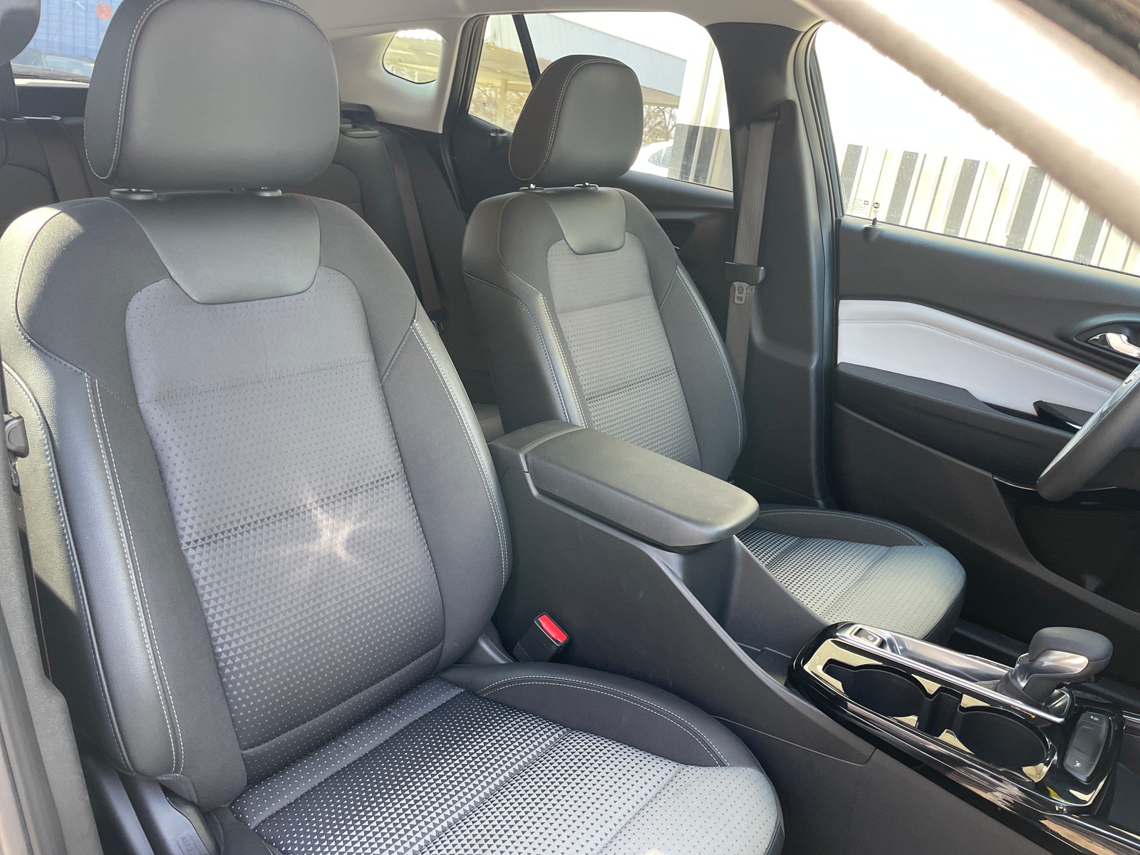 Thumbnail: 2025 Chevrolet Trax - 2