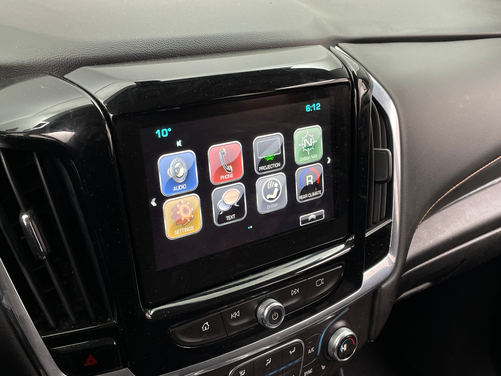 Thumbnail: 2018 Chevrolet Traverse - 4