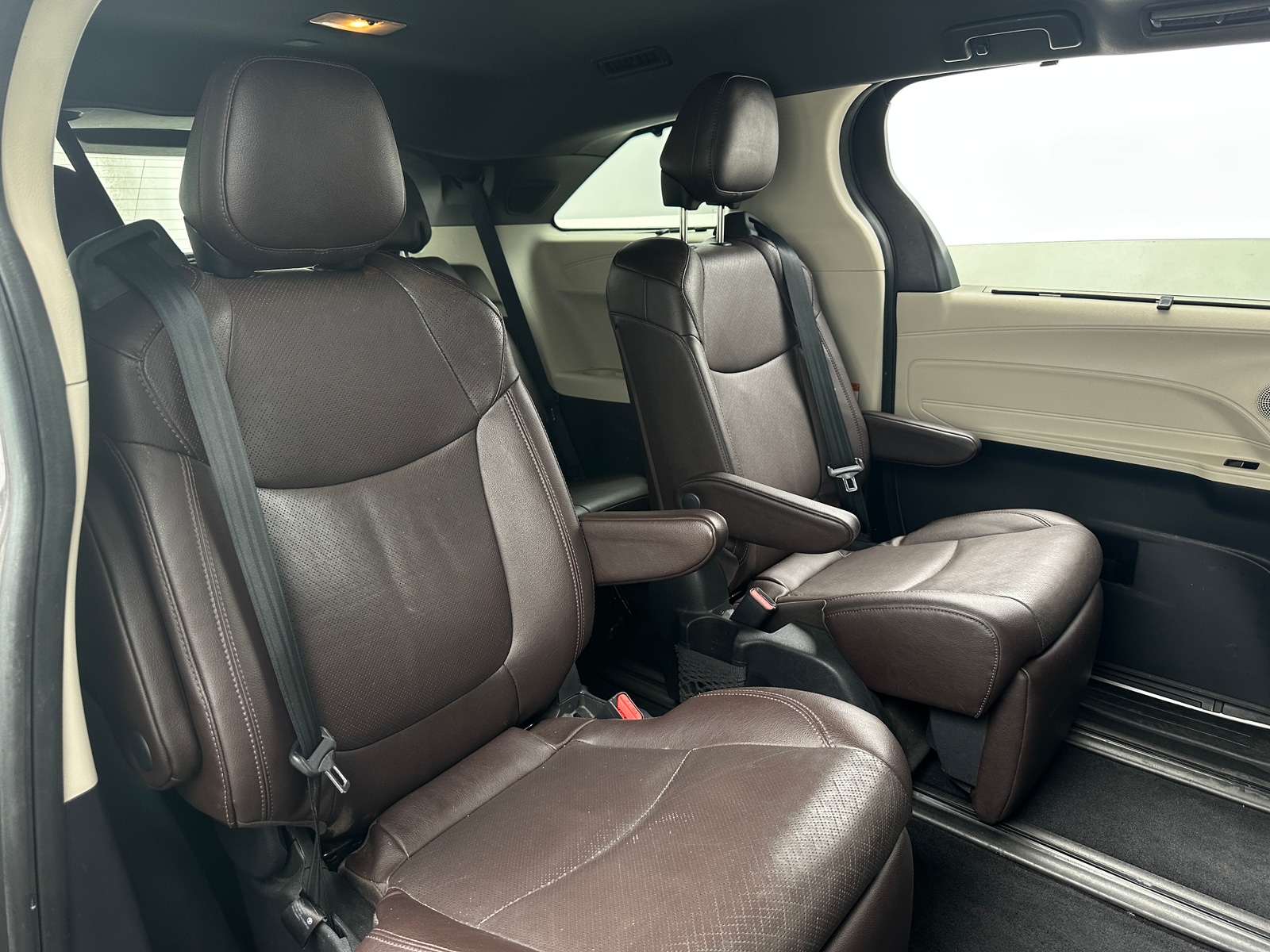 Thumbnail: 2021 Toyota Sienna - 5