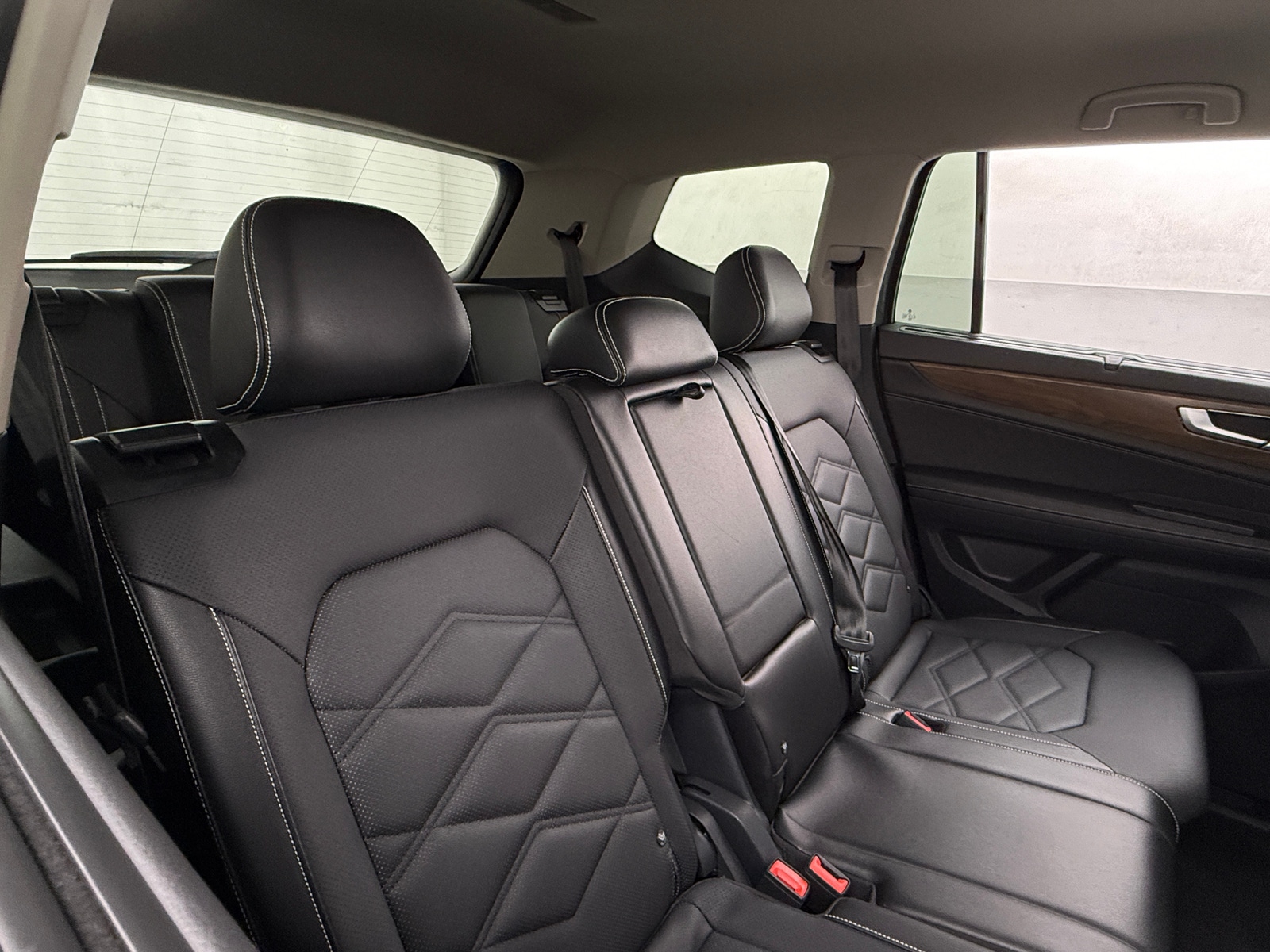 Thumbnail: 2025 Volkswagen Atlas - 5