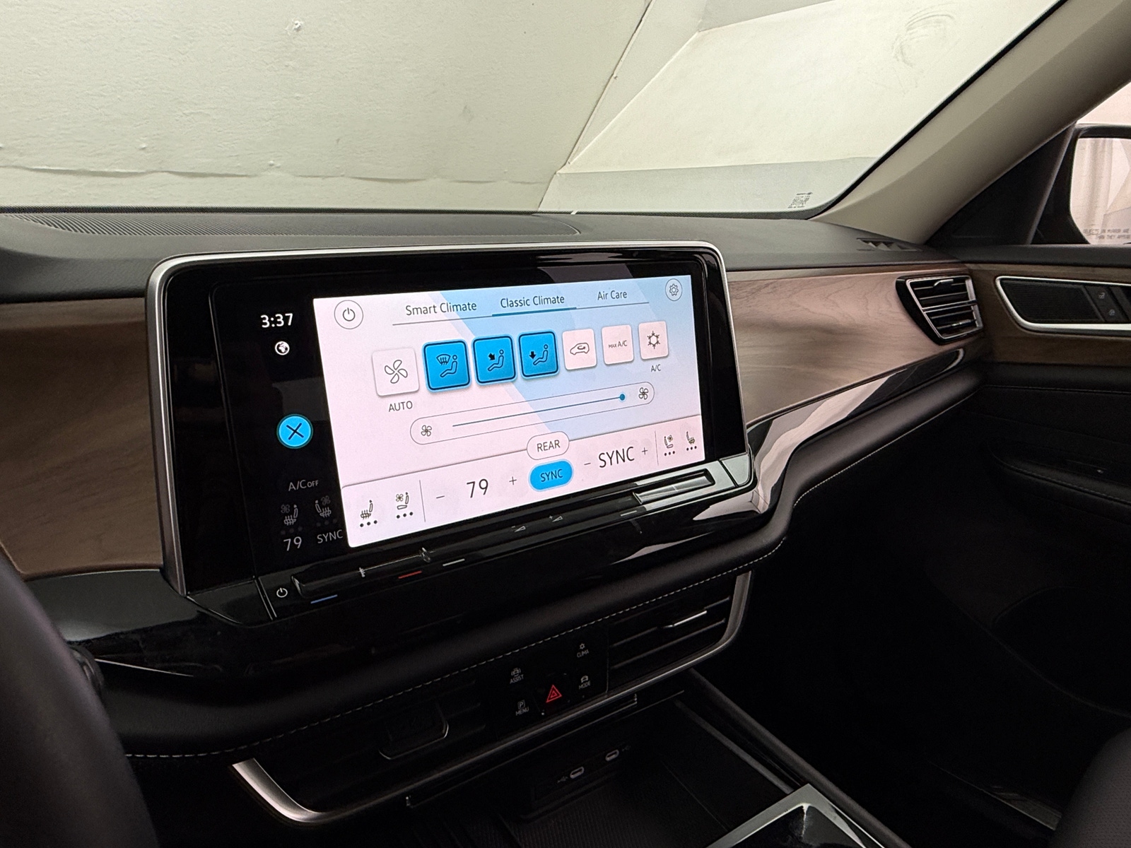 Thumbnail: 2025 Volkswagen Atlas - 3