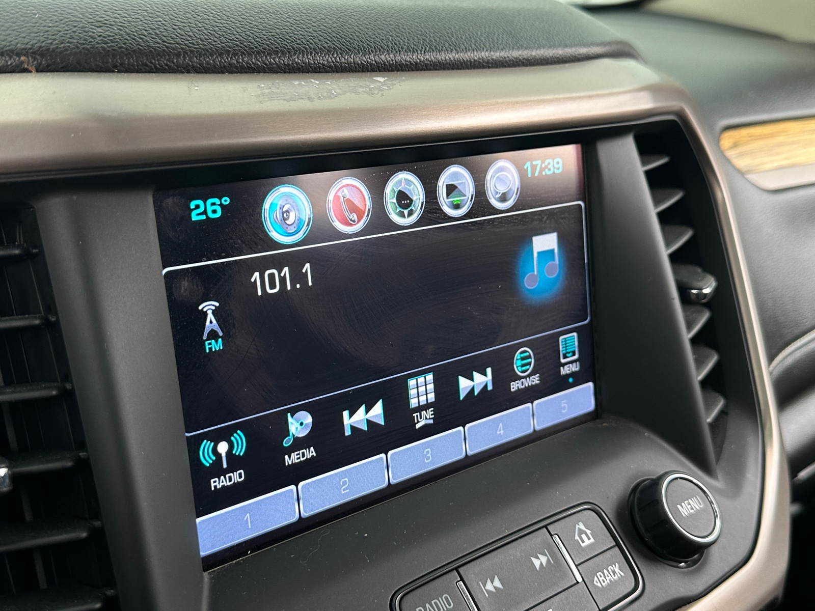 Thumbnail: 2017 GMC Acadia - 3