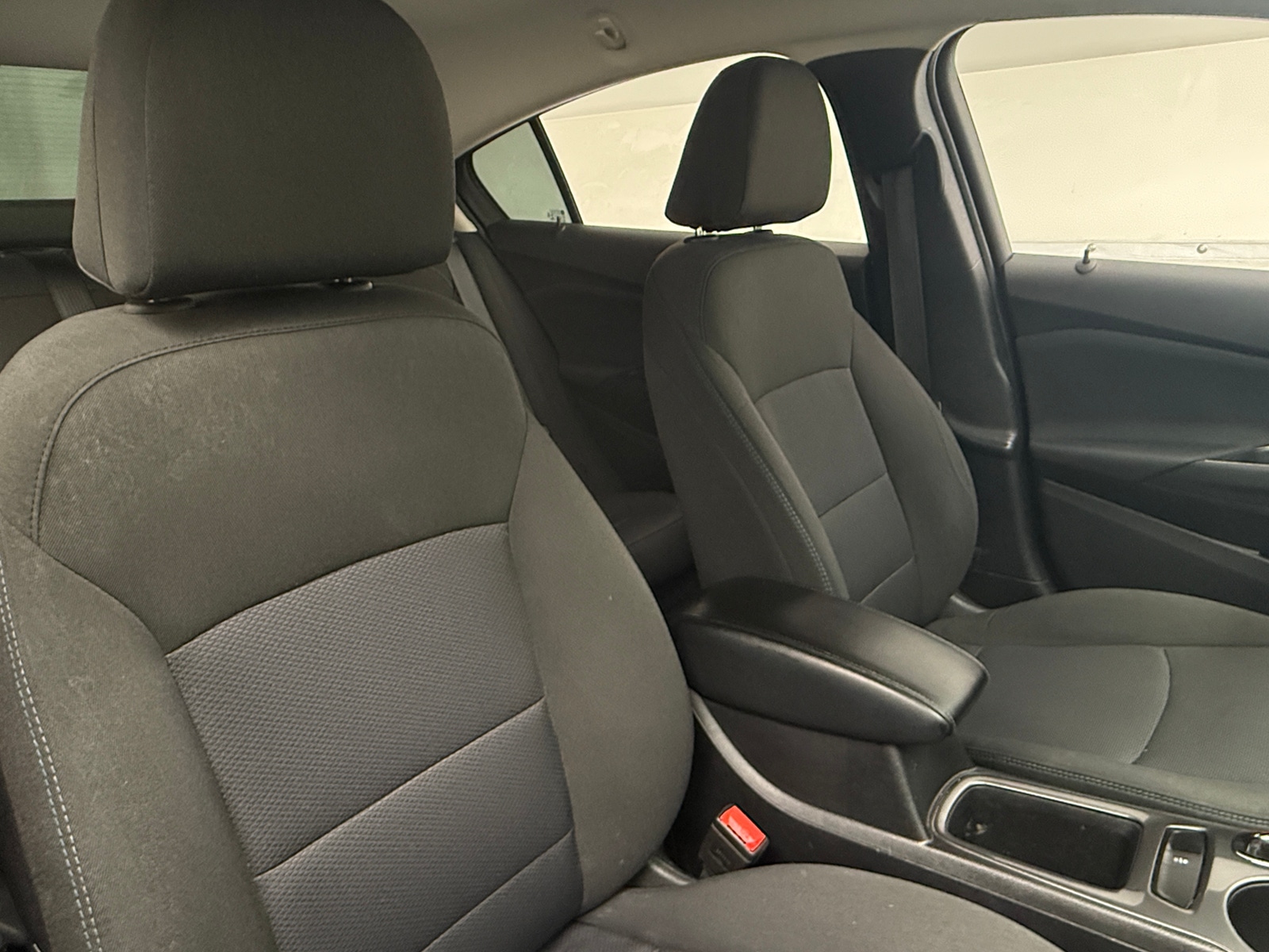 Thumbnail: 2018 Chevrolet Cruze - 2