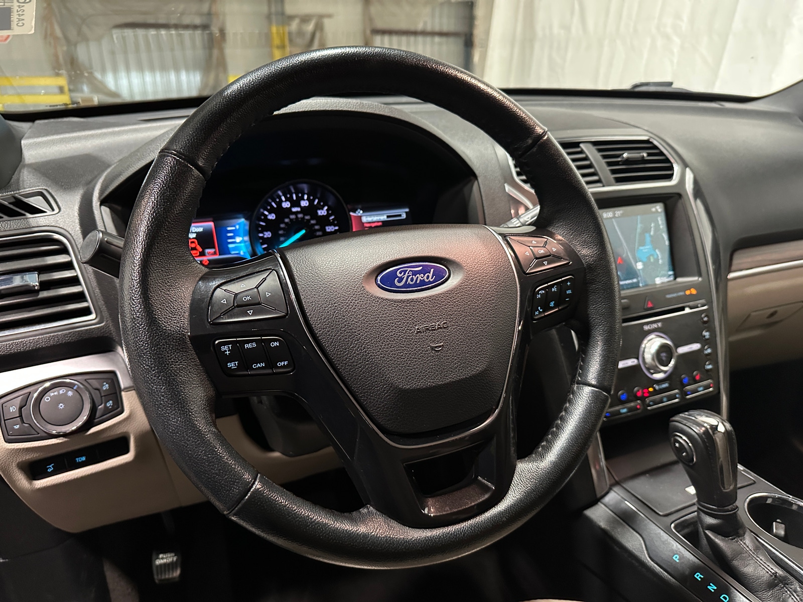 Thumbnail: 2018 Ford Explorer - 4