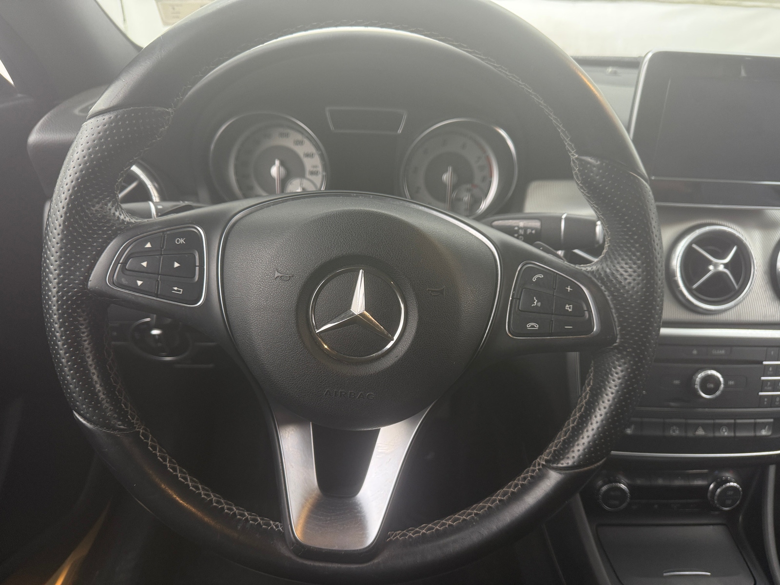 Thumbnail: 2015 Mercedes-Benz CLA - 3