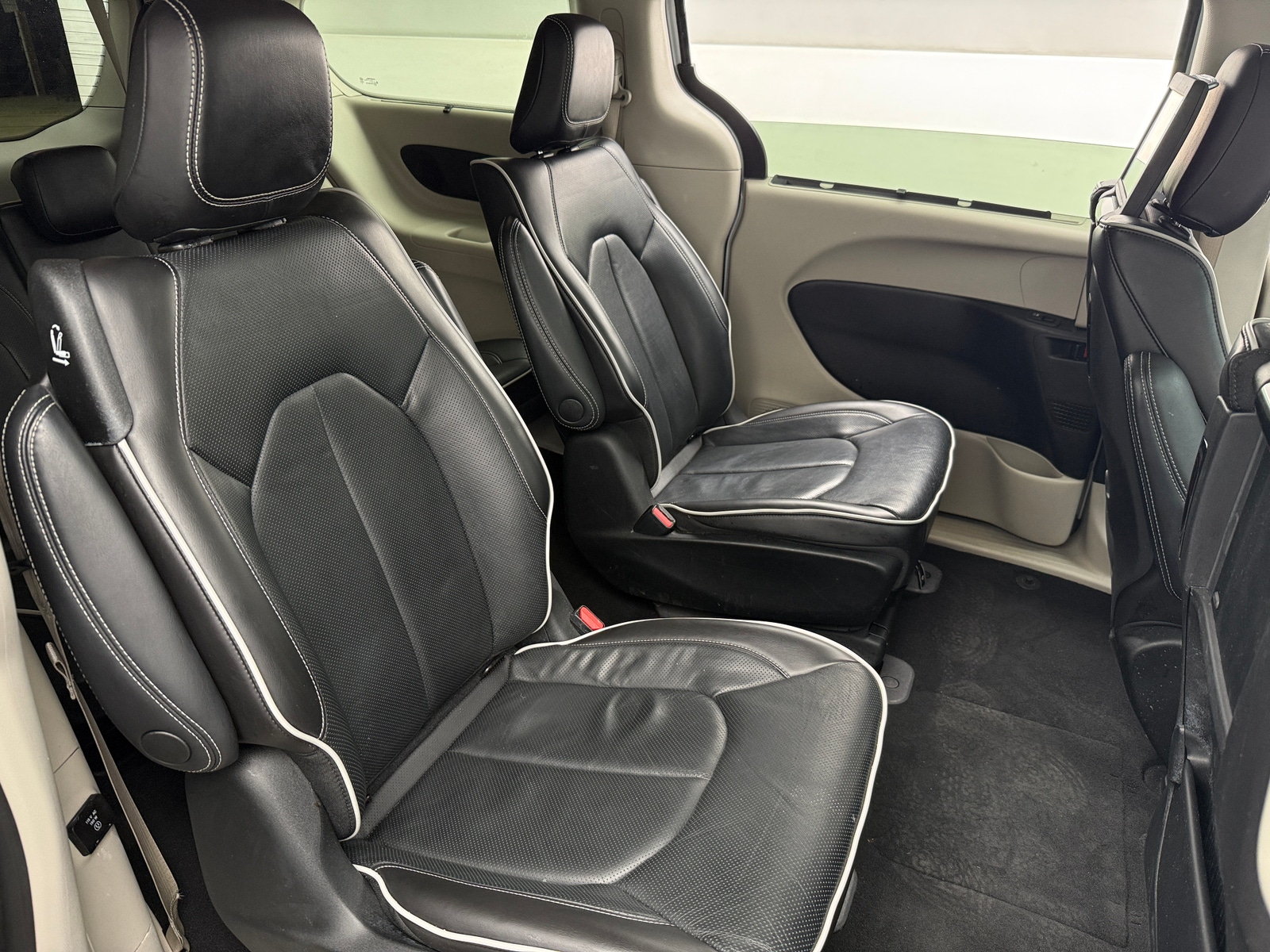 Thumbnail: 2023 Chrysler Pacifica - 5